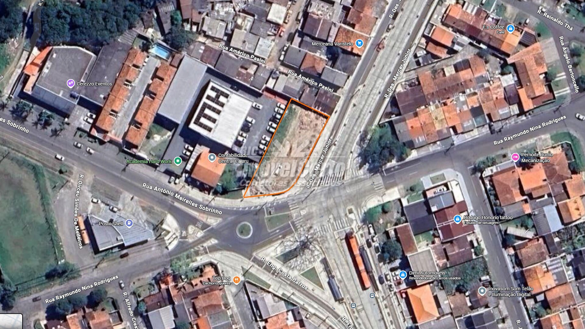 Terreno comercial e residencial de esquina 715 m²