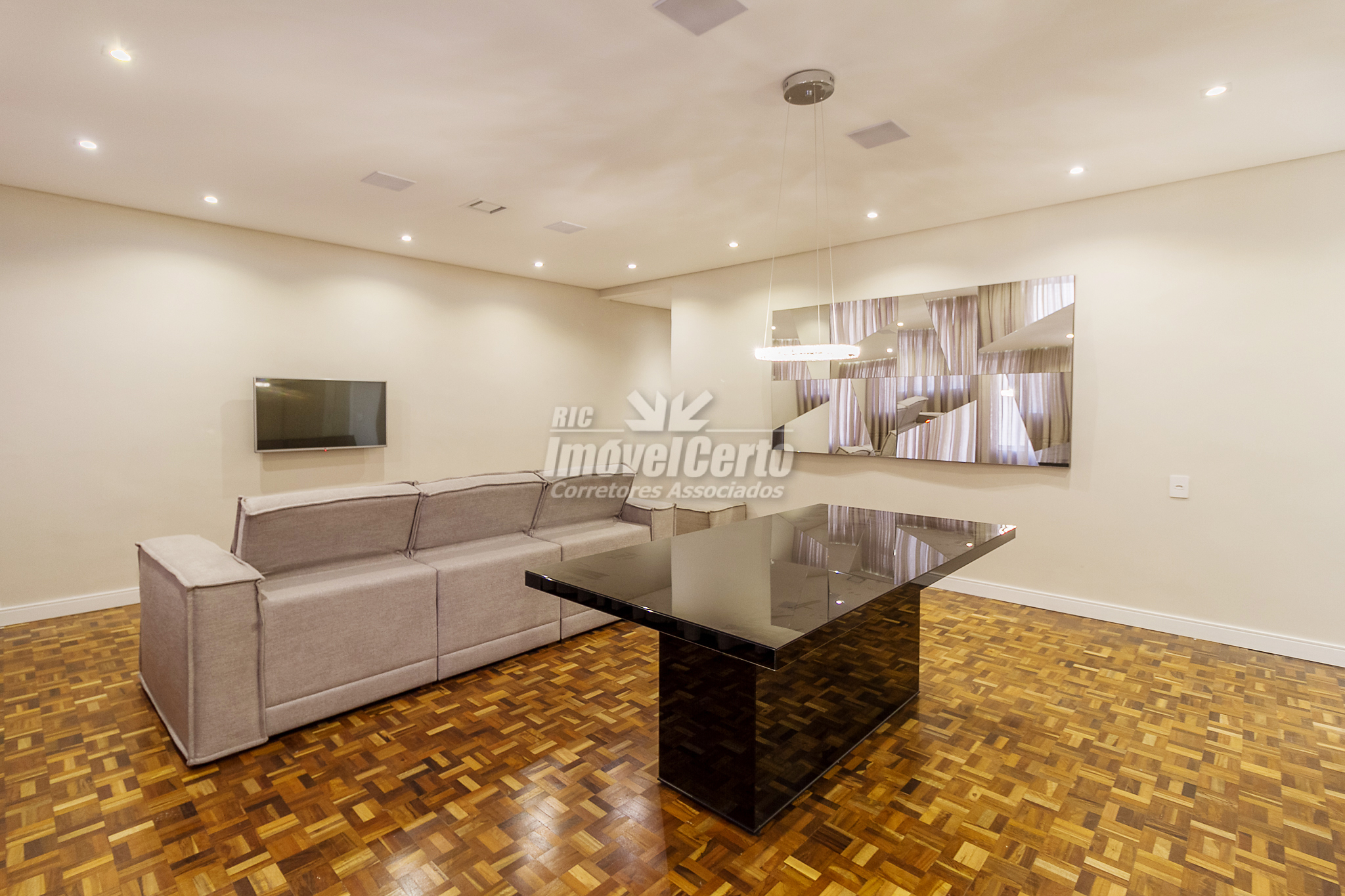 Apartamento com suíte no Batel, Pronto para Morar