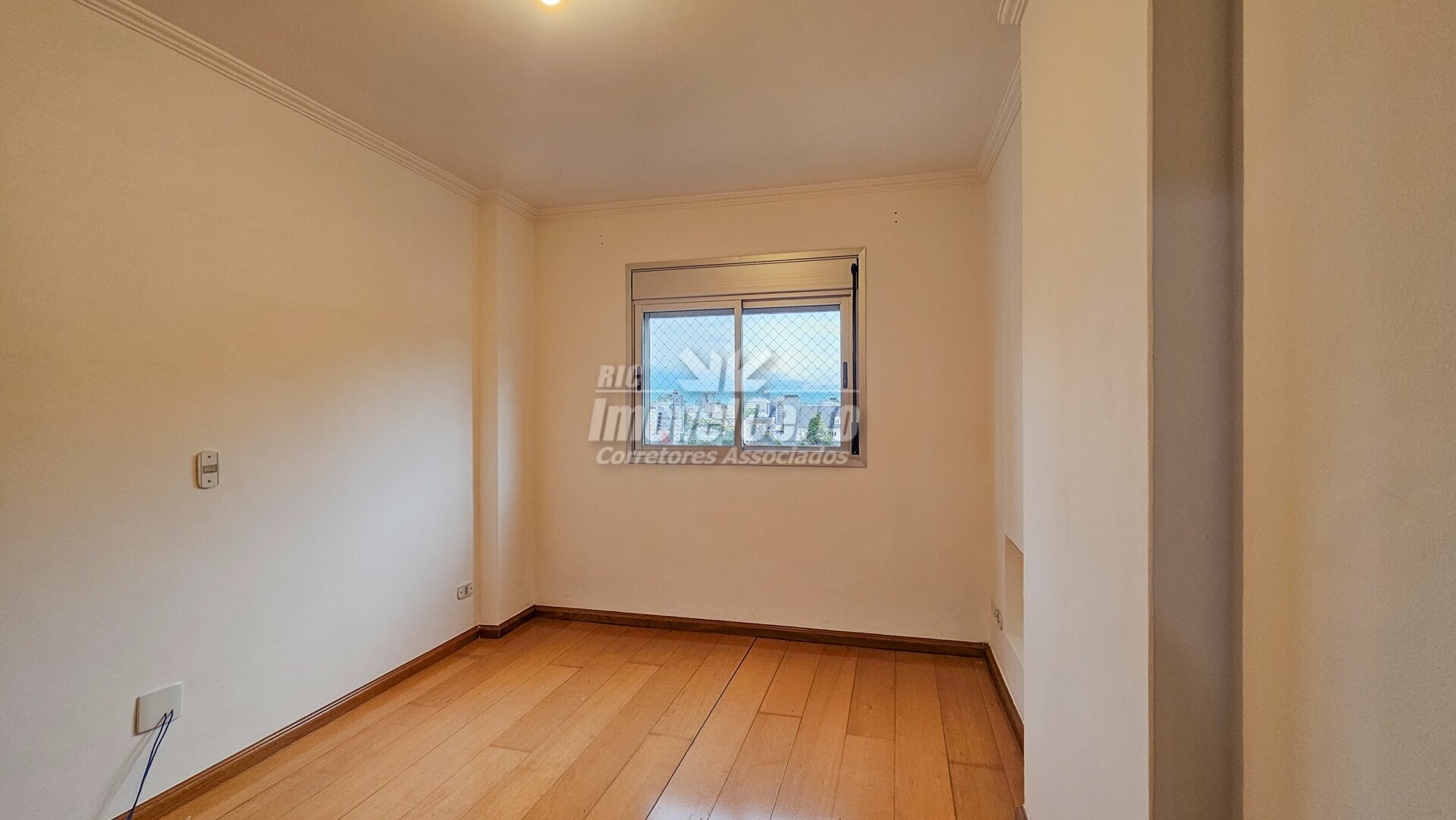Apartamento no Juvevê de 148 m² privativo com 3 do