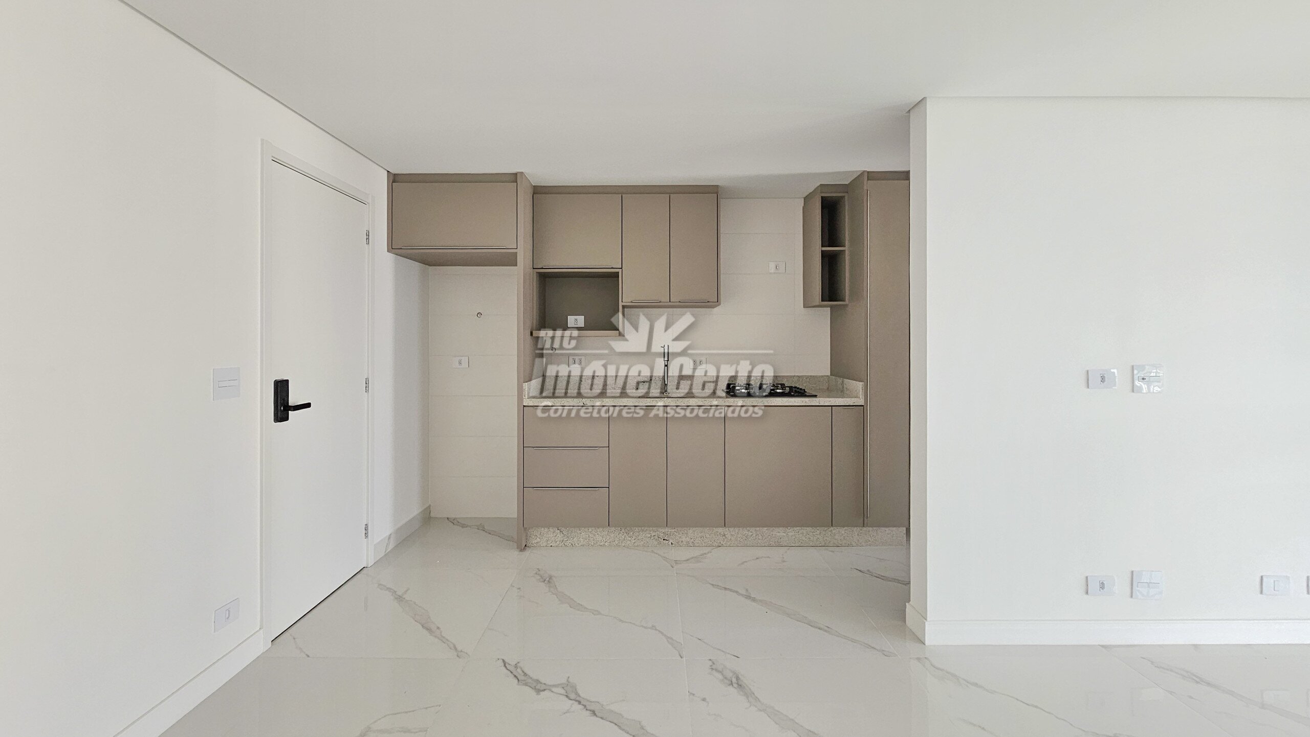 Apartamento semi-mobiliado de 64 m² no 25º andar n
