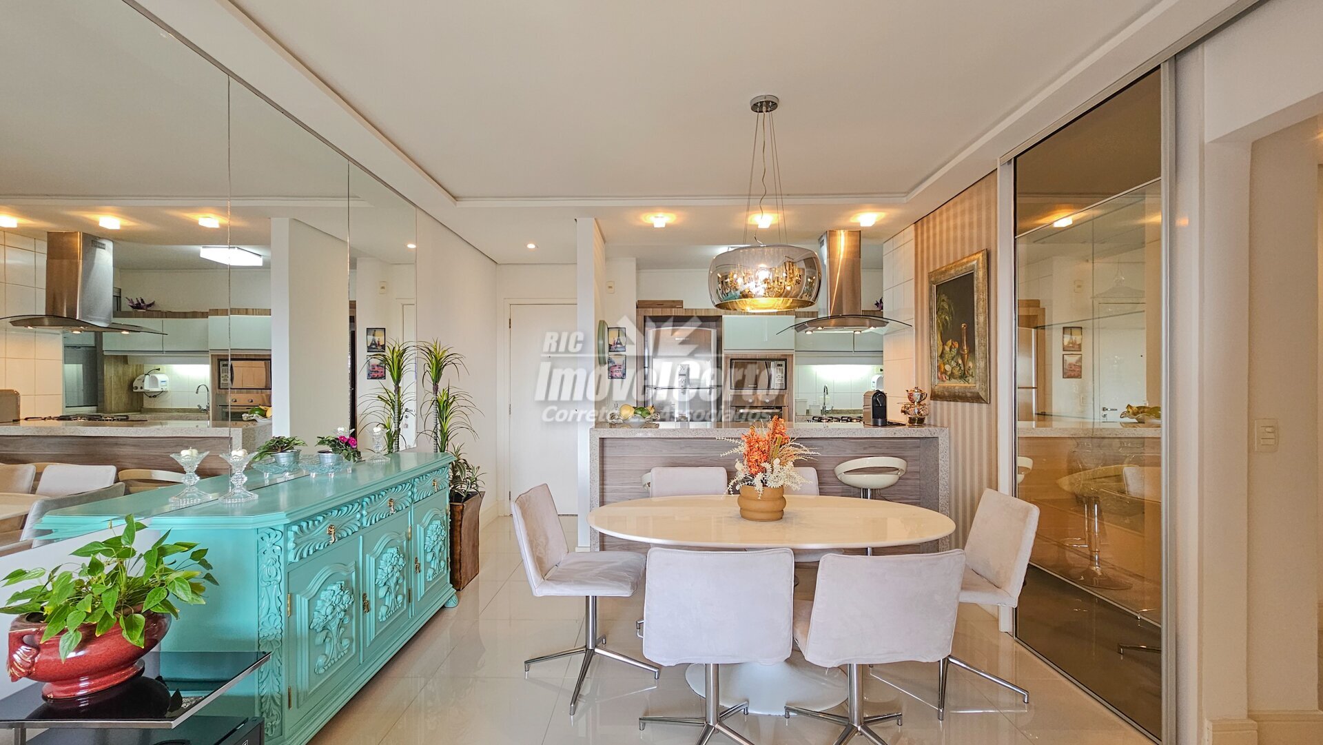 Apartamento de 75 m² com 3 dormitórios sendo 1 suí