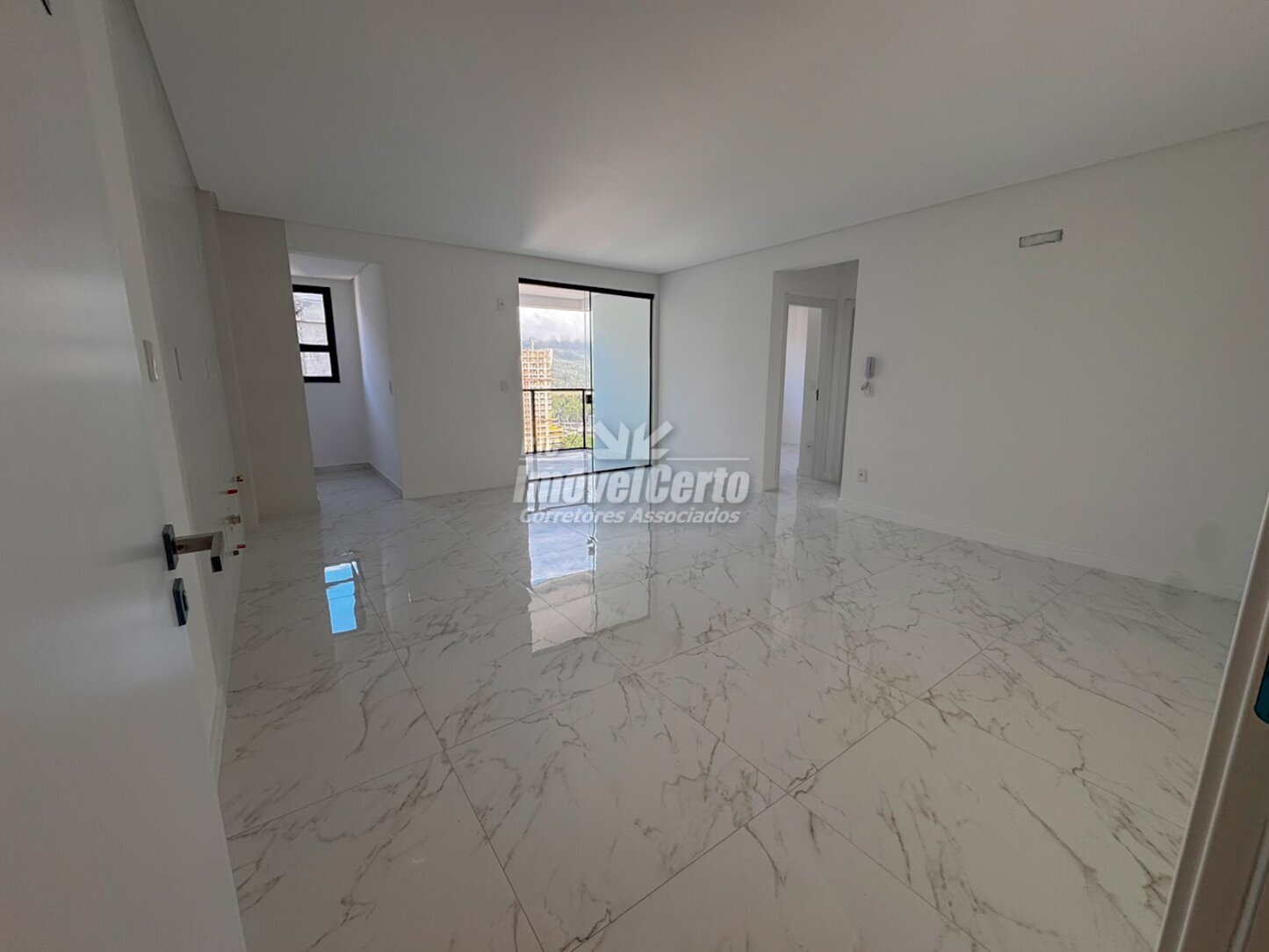 Apartamento de 77 m² de área privativa com 2 suíte