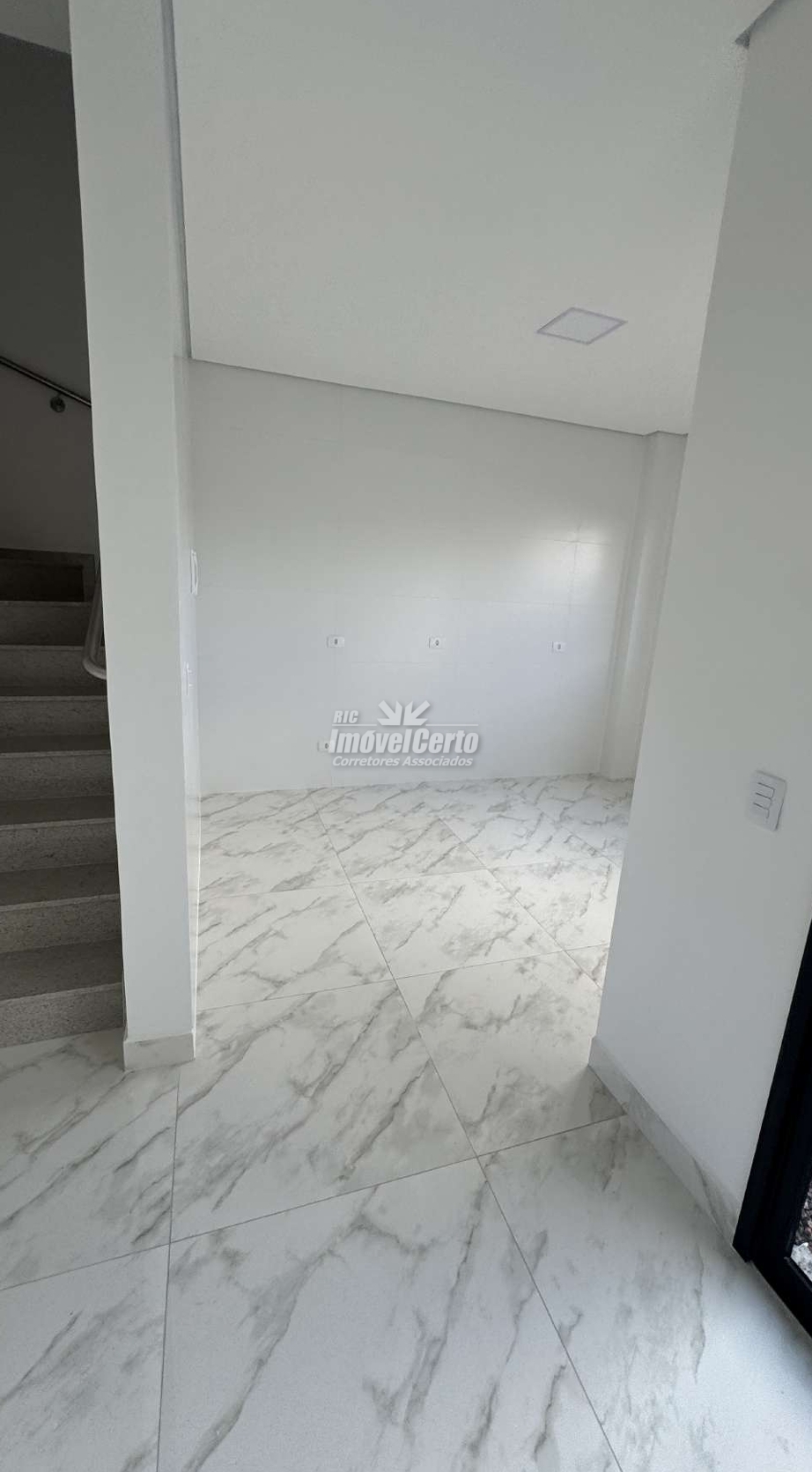 Sobrados com Terraço em condomínio fechado no Fann