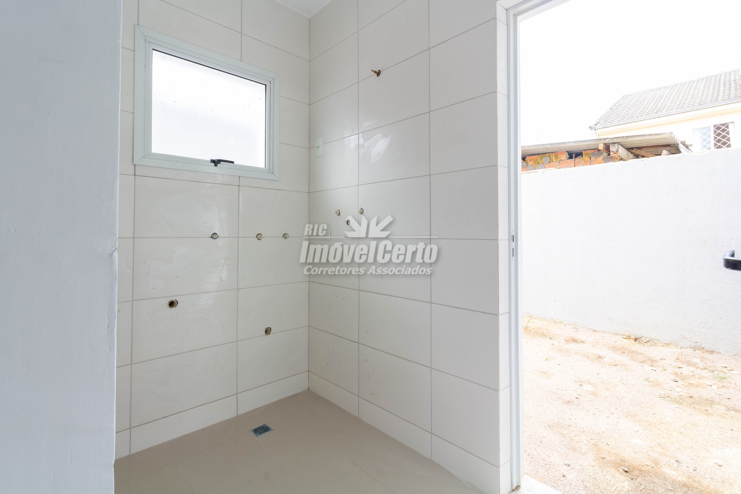 Sobrado à venda, 132 m² por R$ 748.000,00 - Cajuru