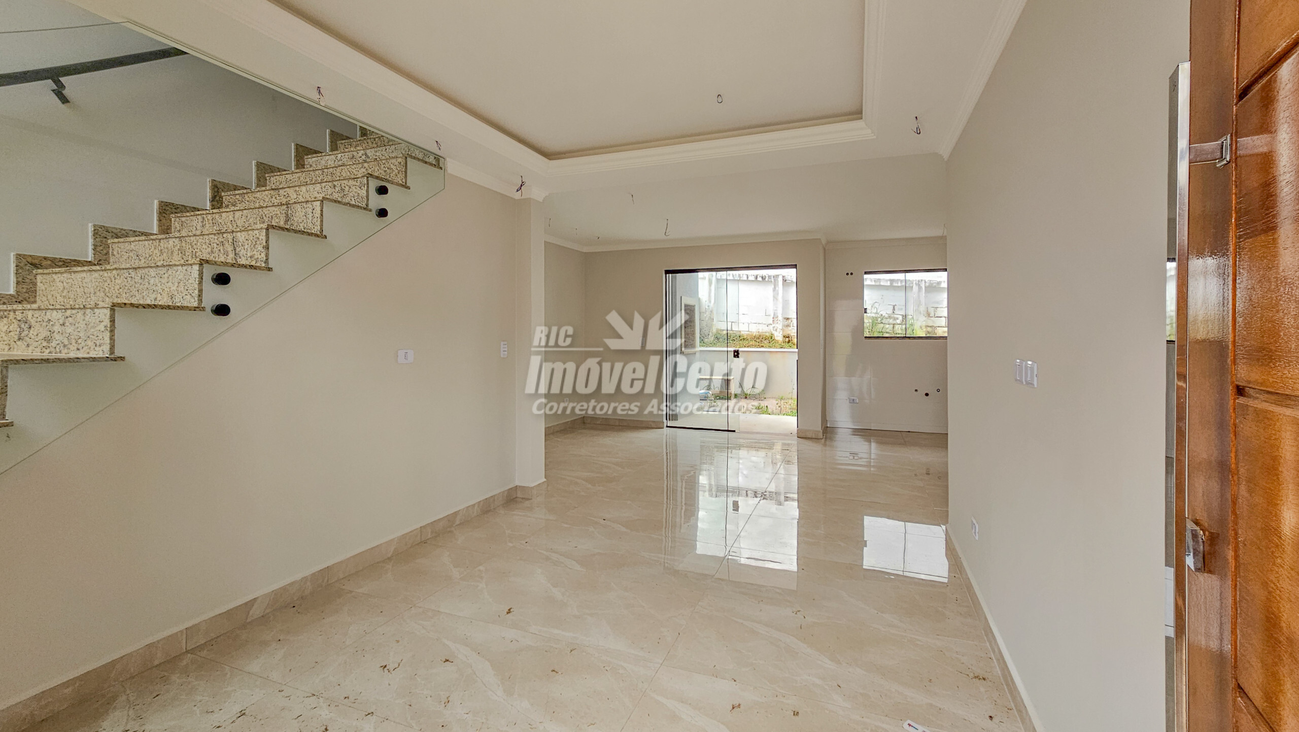 Sobrado de 142 m² no condomínio Villaggio Di Napol