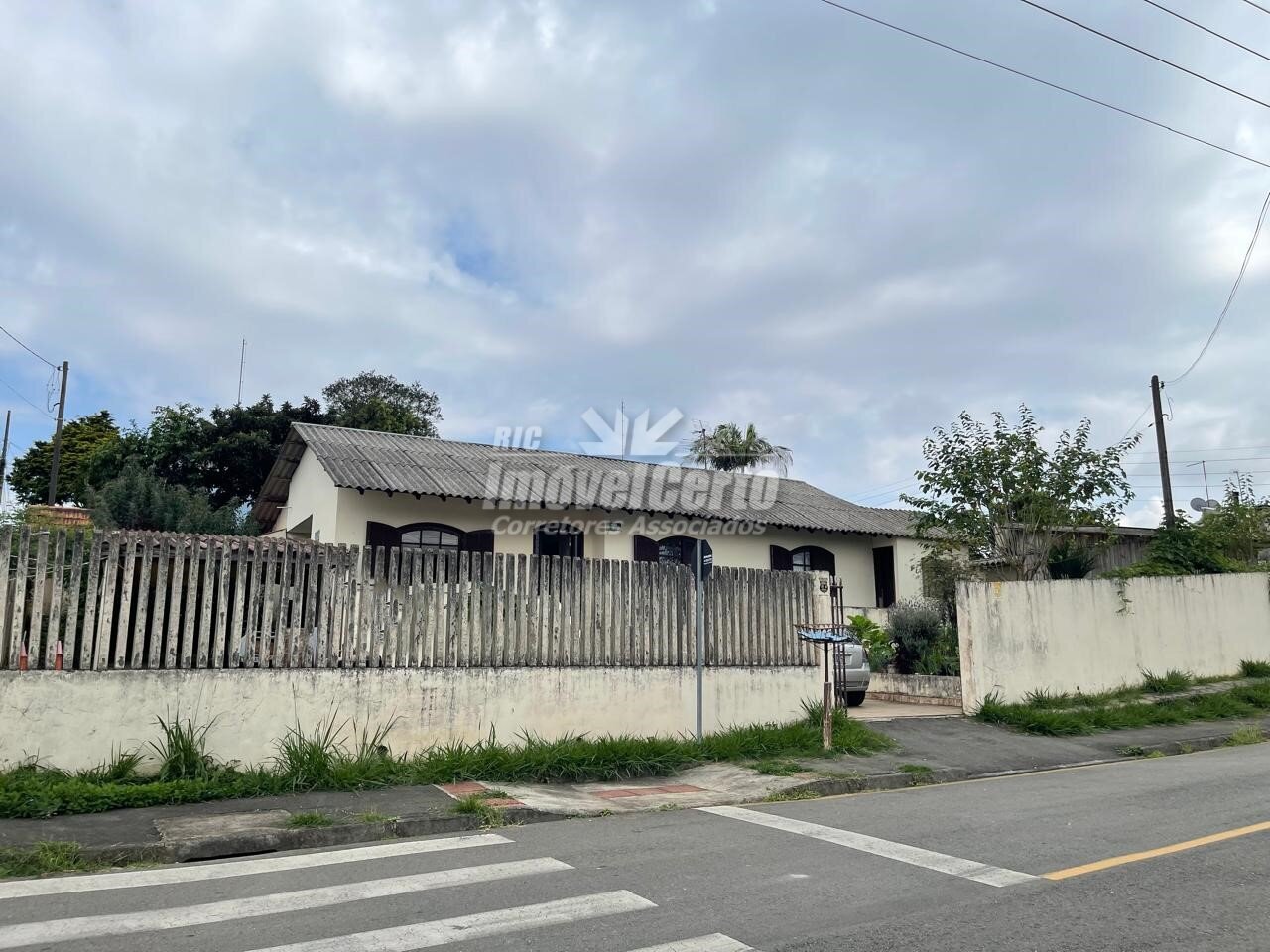 Casa com terreno em Colombo/PR.