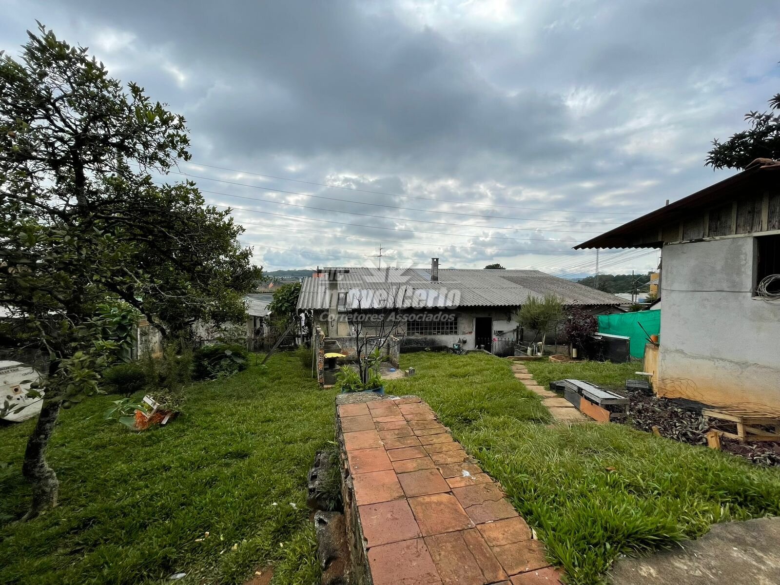Casa com terreno em Colombo/PR.
