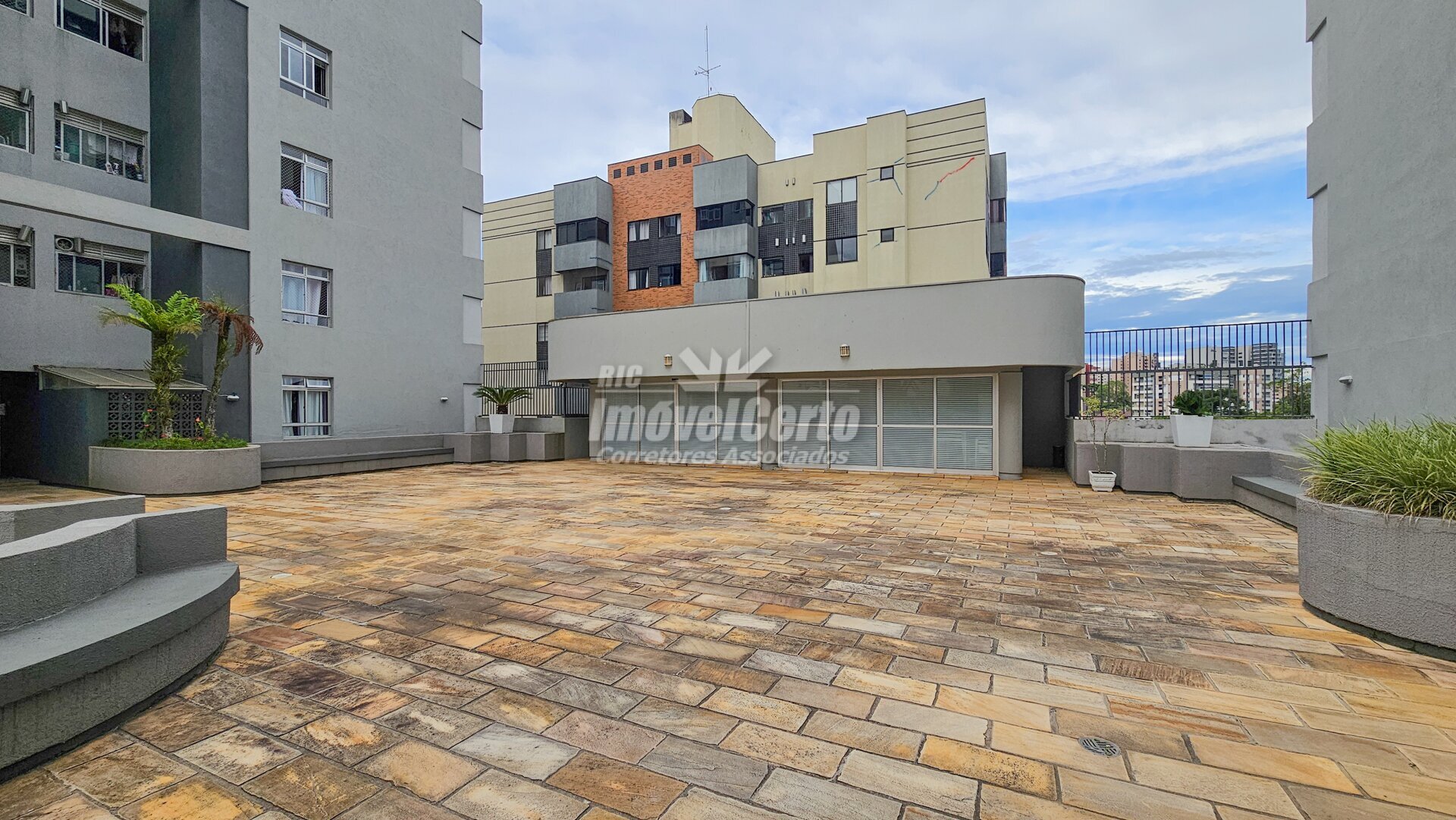 Apartamento de 66 m² privativo com 3 dormitórios e