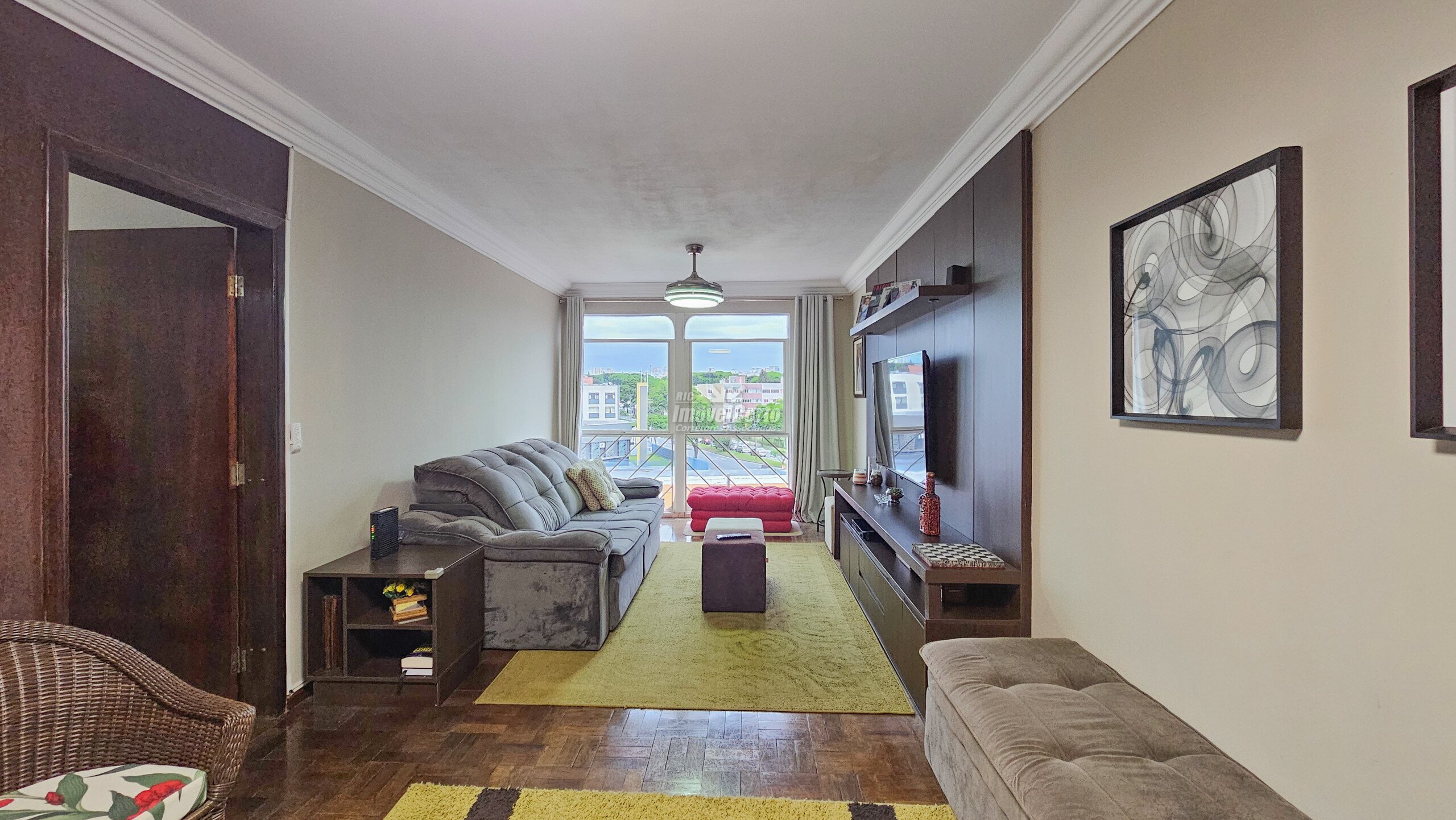 Apartamento semi-mobiliado de 133 m² privativo com