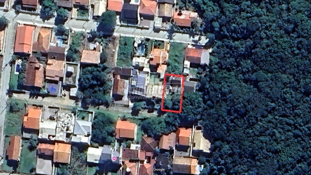 Terreno com 288 m² Útil disponível em Governador C