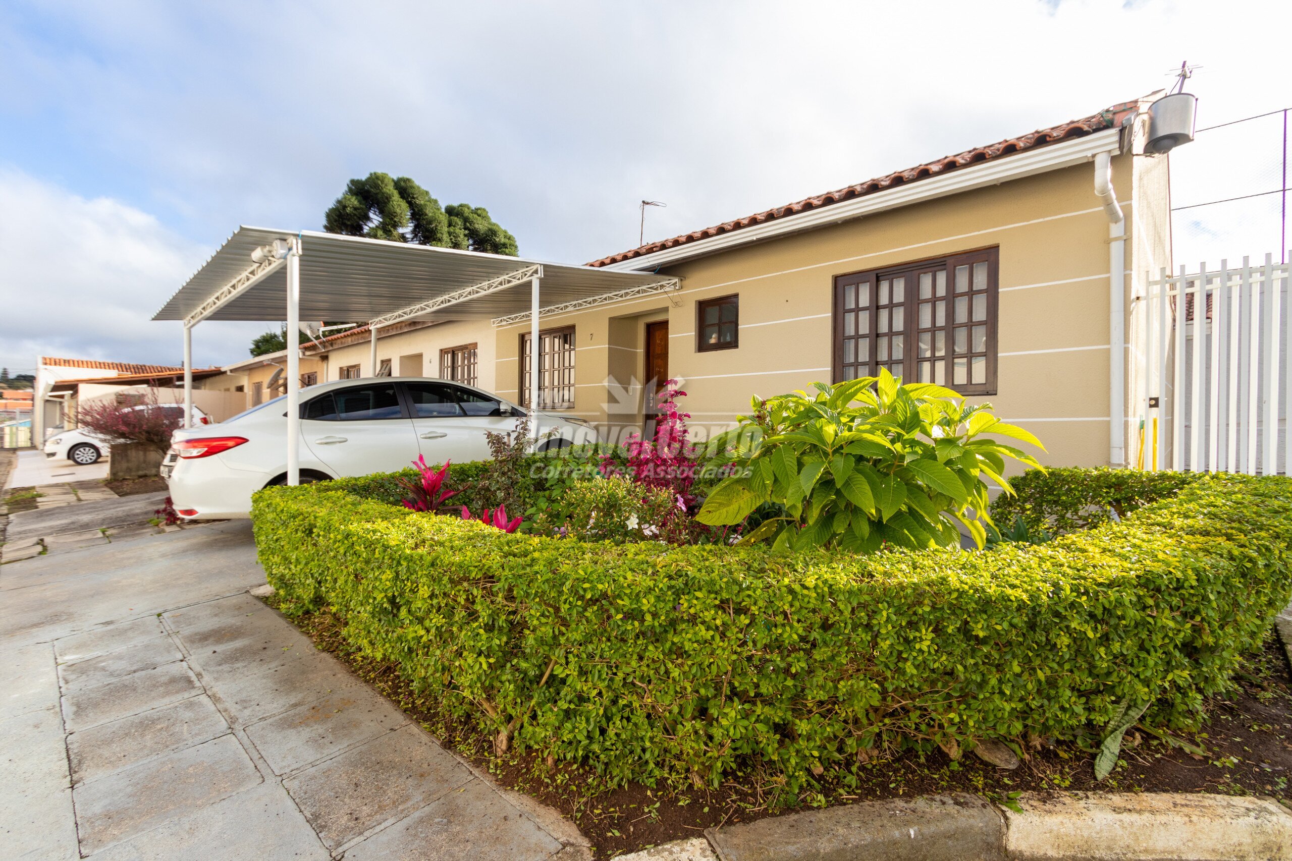 Casa T�rrea em condom�nio � Venda no Bairro PORT�O