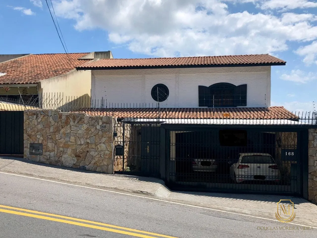 🏡 Excelente residência semimobiliada com vista para a Beira-Mar Norte