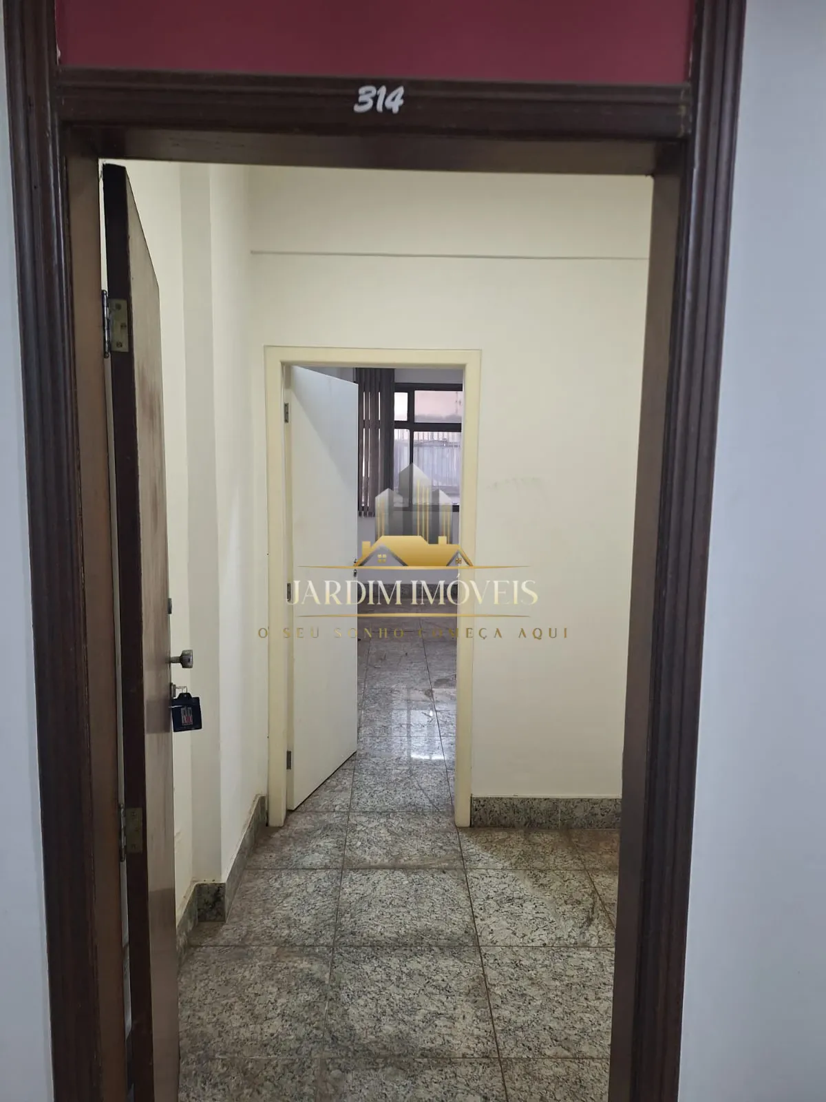 Excelente sala comercial no Centro de BH.