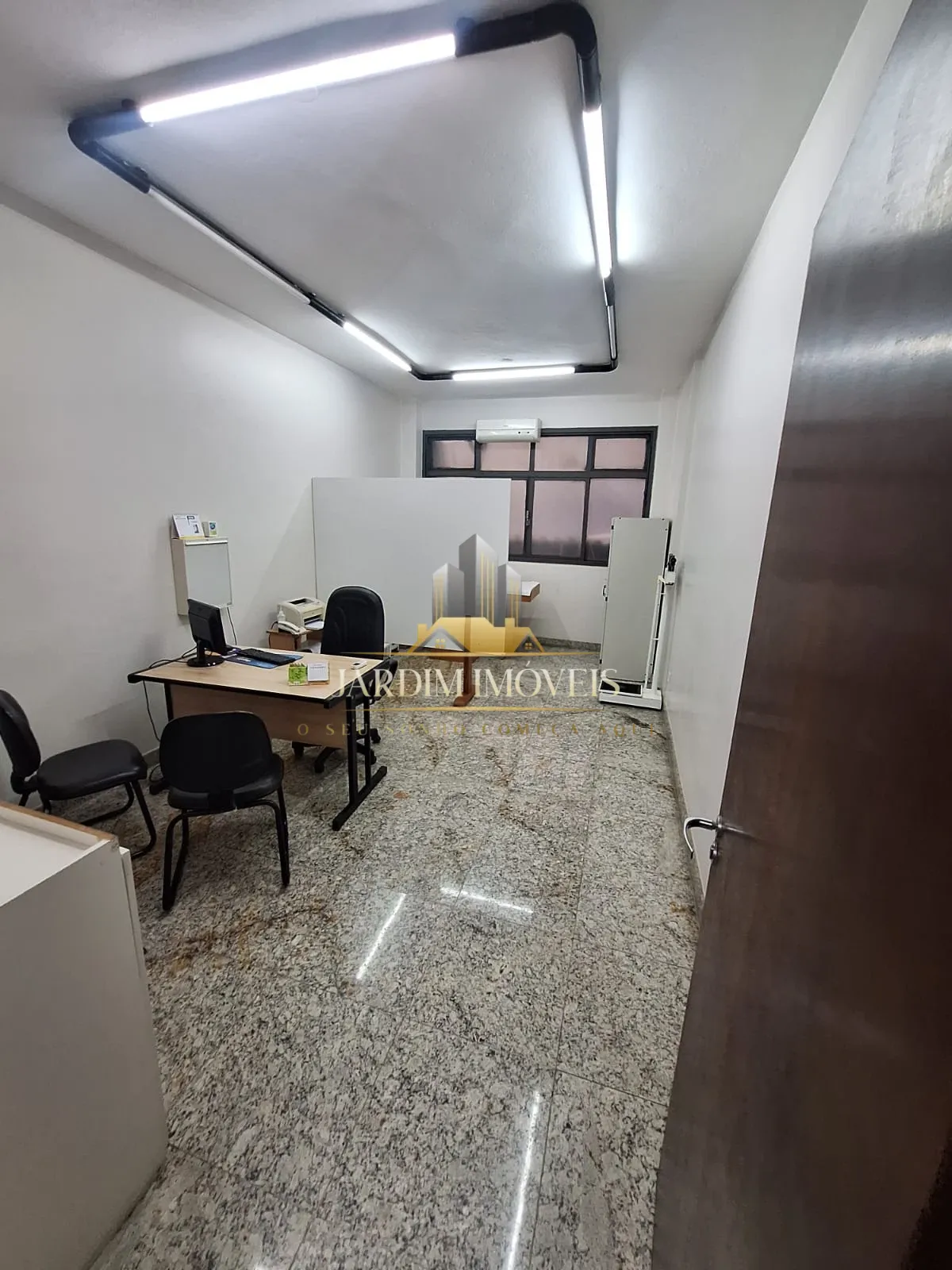 Sala à venda 43m² por R$ 70.000,00