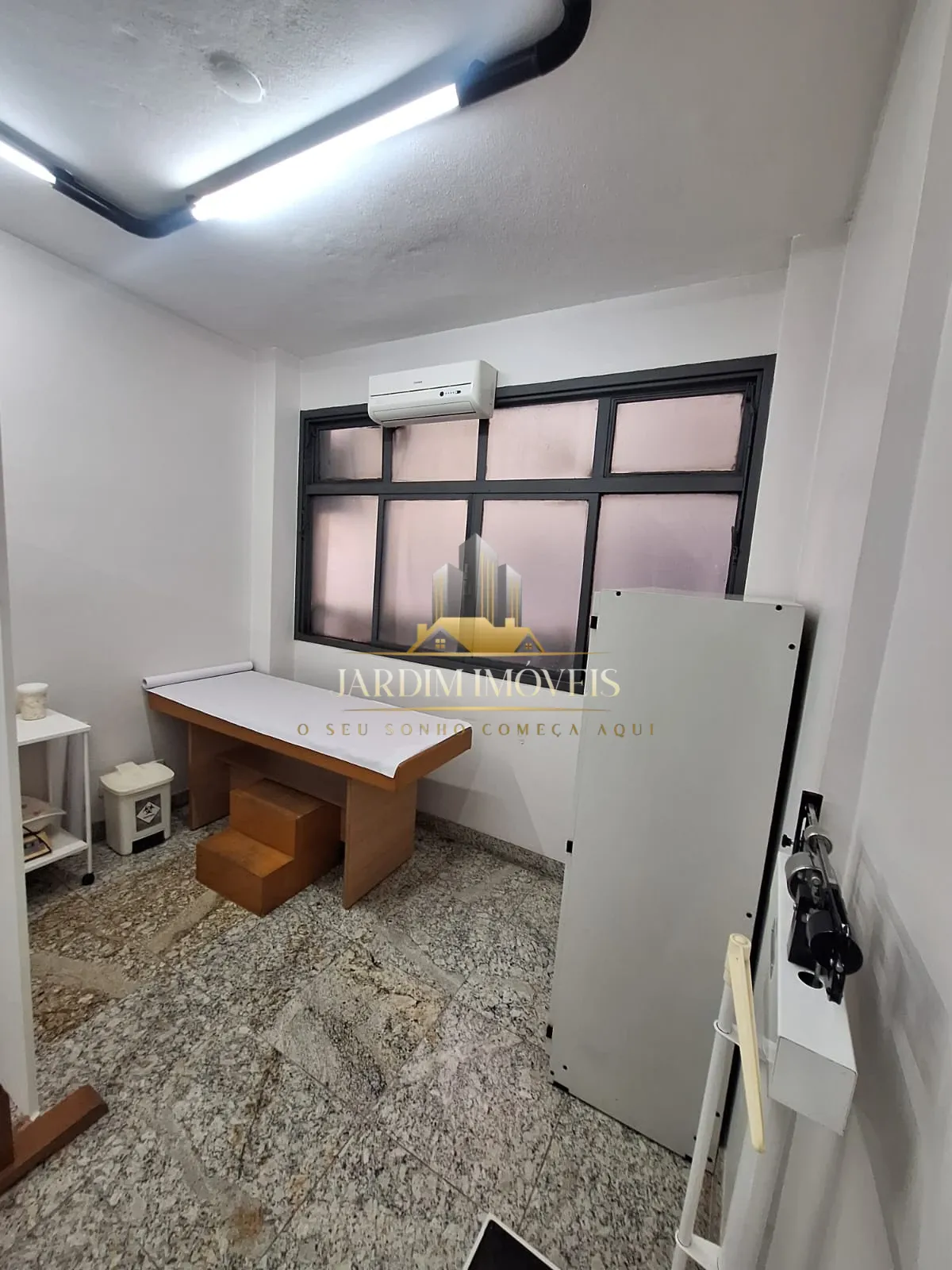 Sala à venda 43m² por R$ 70.000,00