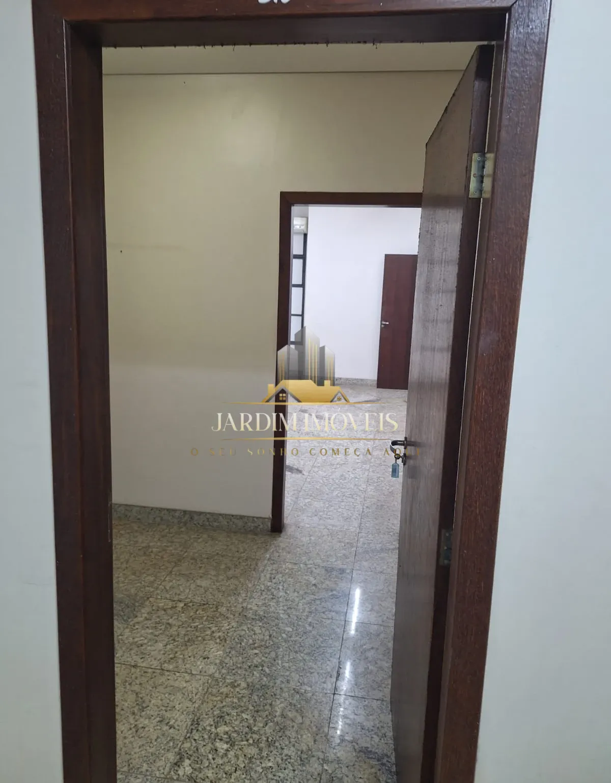 Sala à venda 43m² por R$ 68.000,00