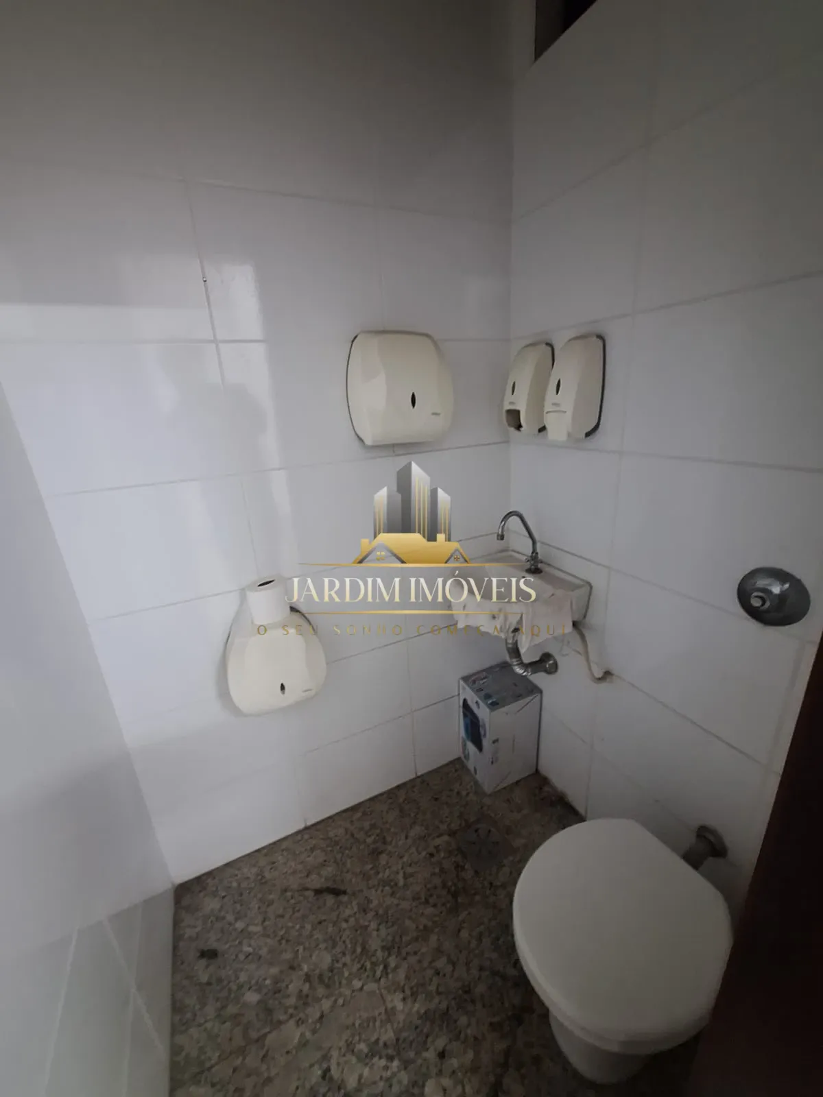 Sala à venda 43m² por R$ 68.000,00