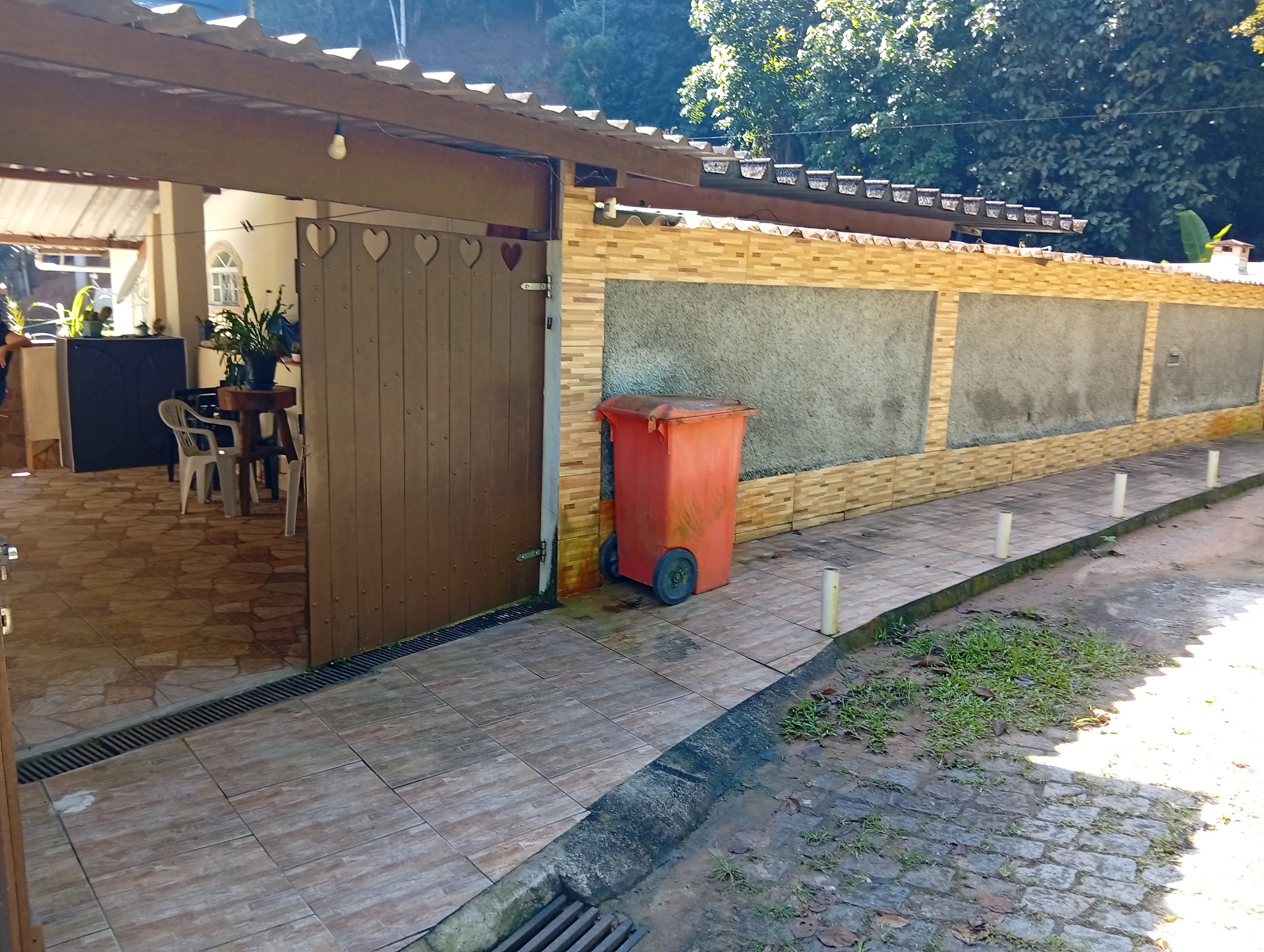Casa com dois quartos em Parada Modelo, Guapimirim