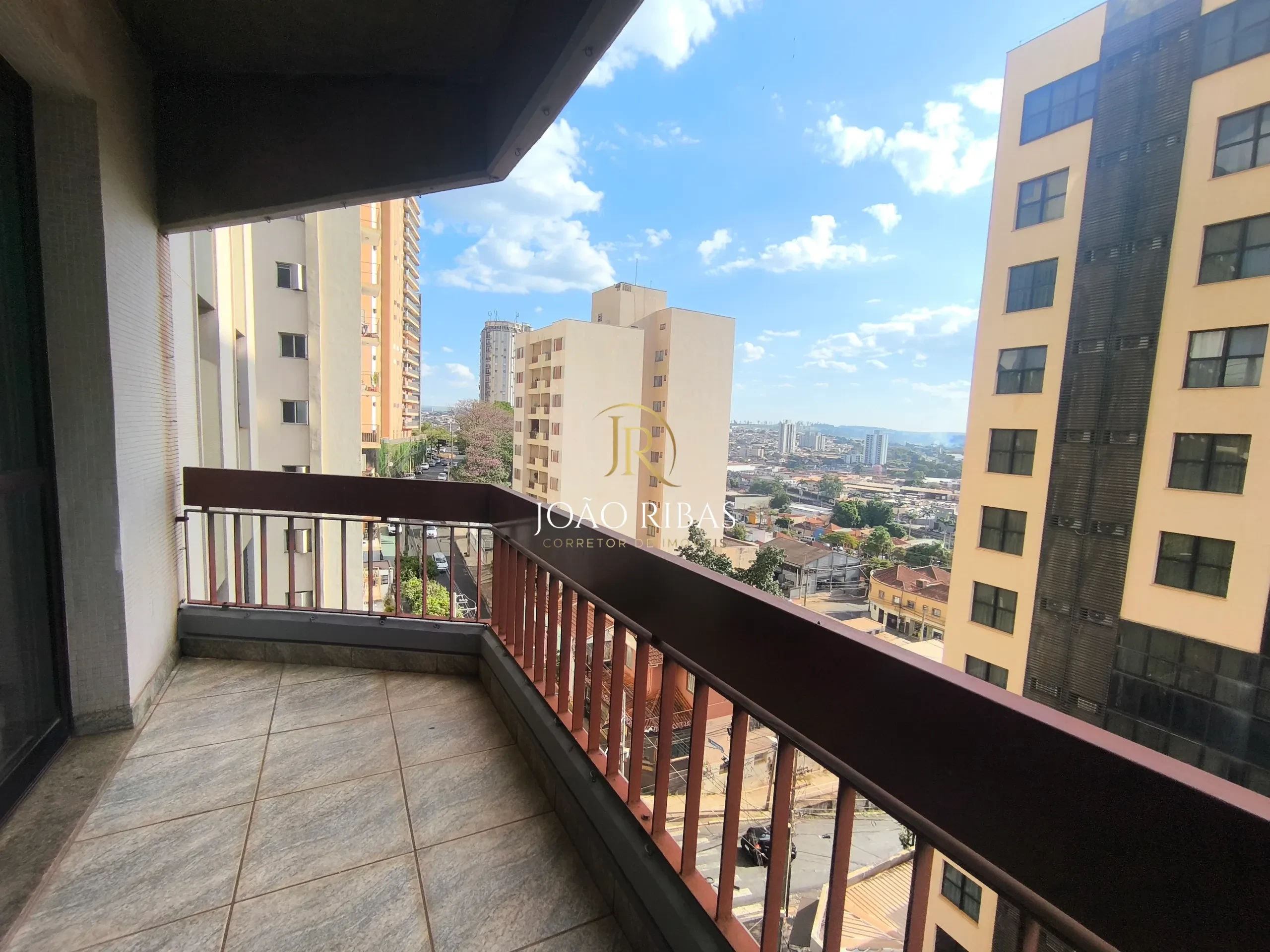 Apartamento à Venda no Edifício Verona | Centro | 3 Quartos | 1 Suíte | 128 m²