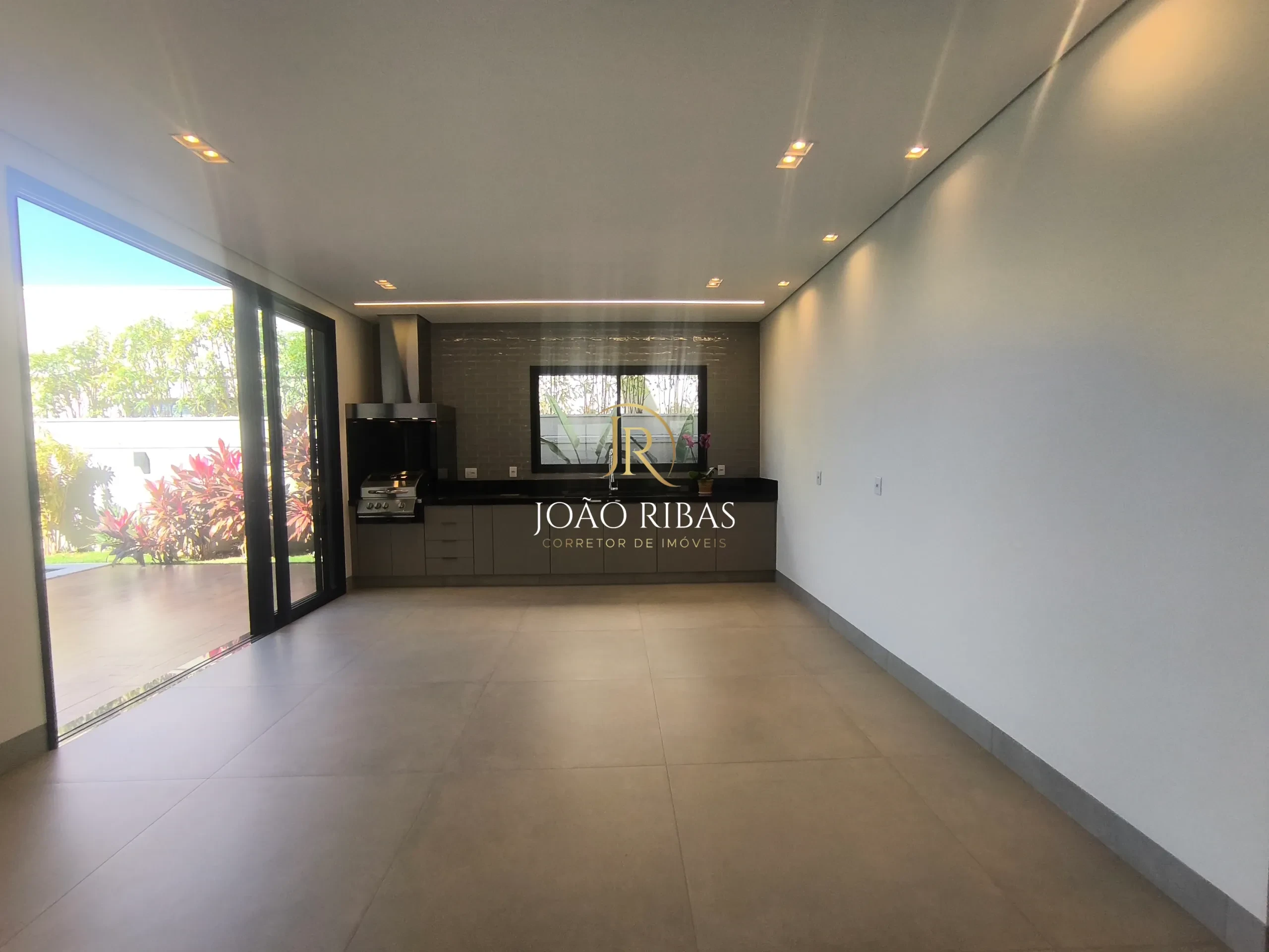 Sobrado Novo à Venda no Alphaville | 4 Suítes, Sendo 1 Suíte Térrea | Vista Panorâmica | 339 m² de Área Construída