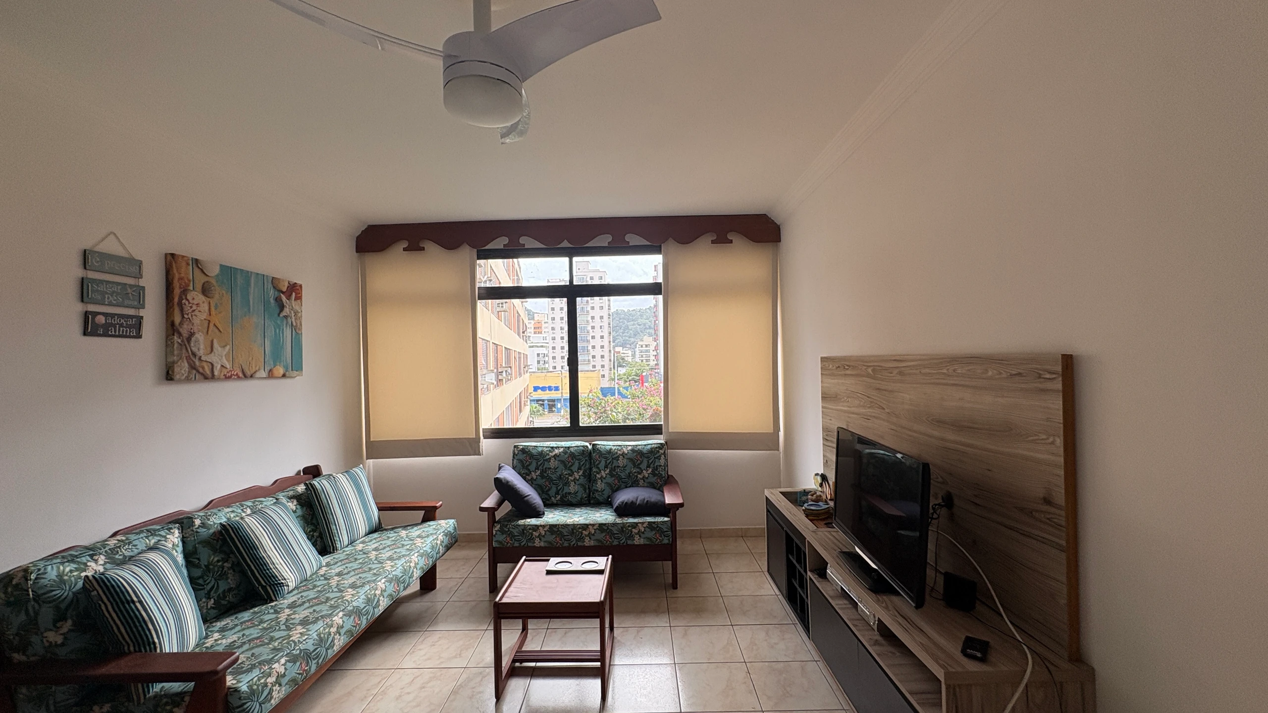 Apartamento à Venda na Praia da Enseada Guarujá | 2 Dormitórios | 200 Metros do Mar | Ideal para Airbnb