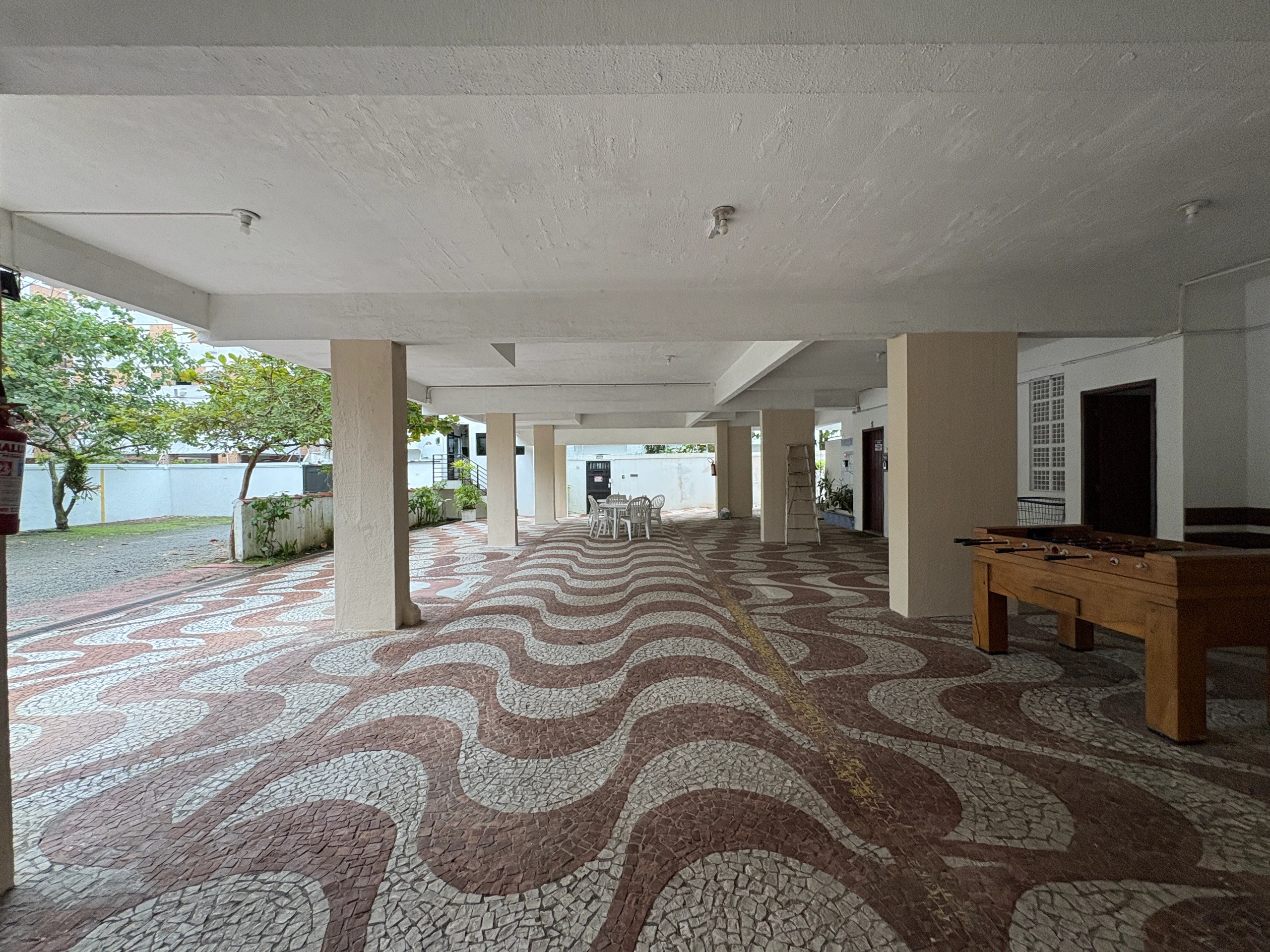 Apartamento à Venda na Praia da Enseada Guarujá | 2 Dormitórios | 200 Metros do Mar | Ideal para Airbnb