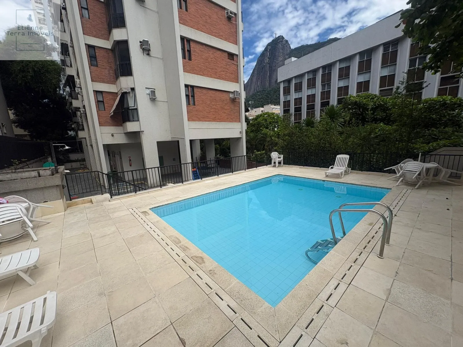 Apartamento no Humaitá
