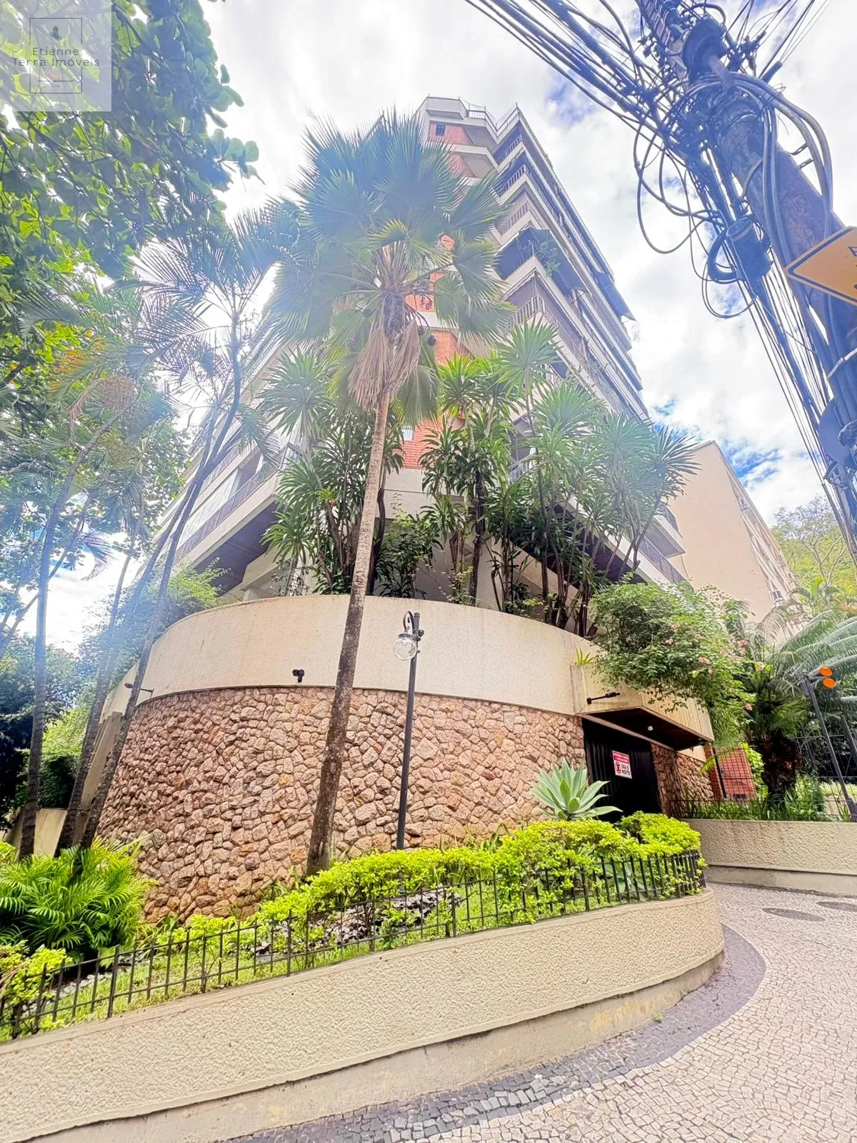 Apartamento no Humaitá