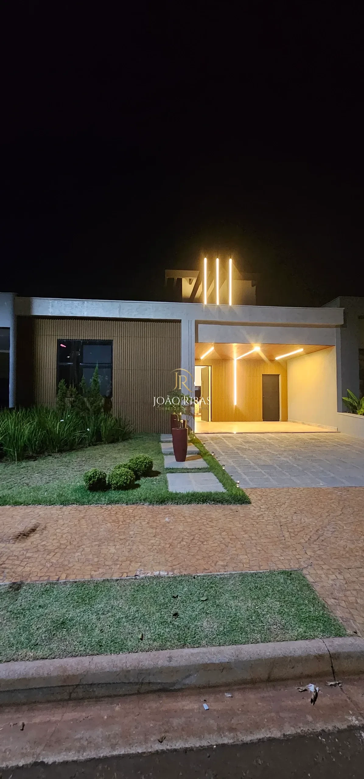 Casa Térrea à Venda no Condomínio Vivendas da Mata | 3 Suítes | Porteira Fechada