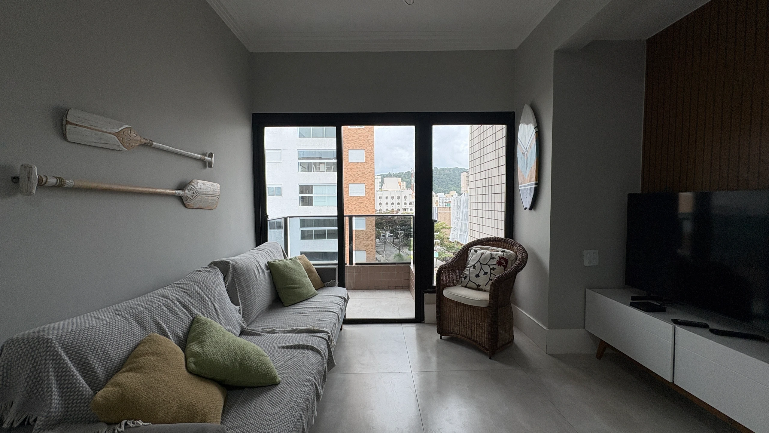 Apartamento Reformado na Enseada, Guarujá — 3 Dormitórios 