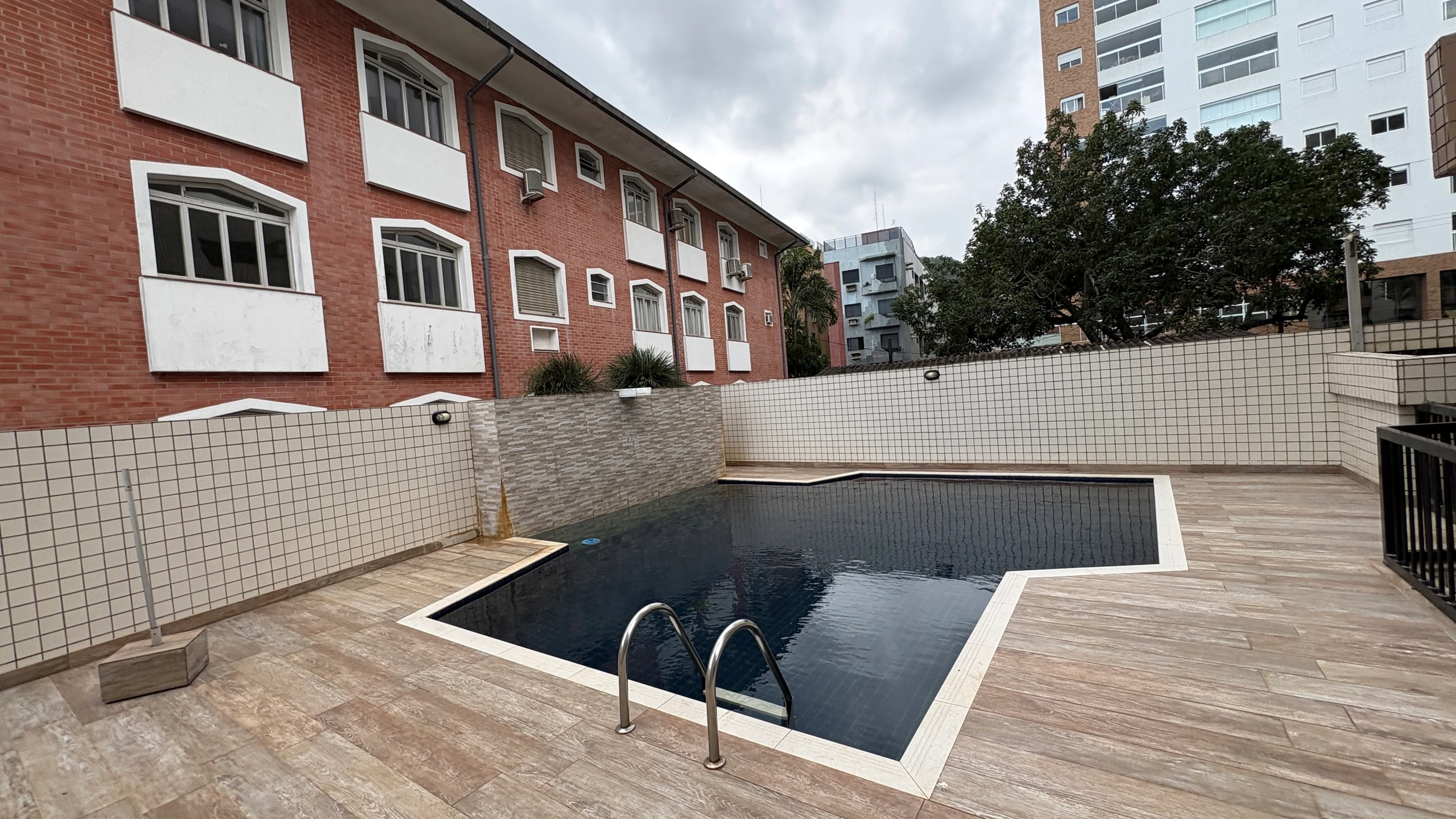 Apartamento Reformado na Enseada, Guarujá — 3 Dormitórios