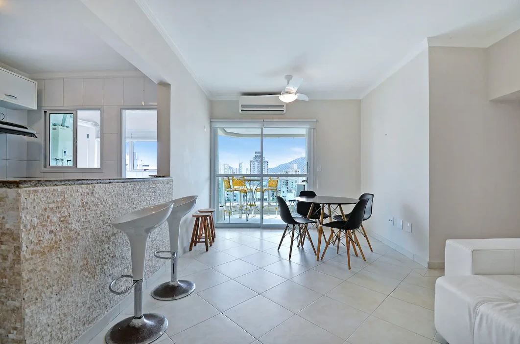 Apartamento à Venda no Edifício Lico Residence | Praia da Enseada Guarujá | 3 Quartos | Varanda Gourmet | Lazer Completo