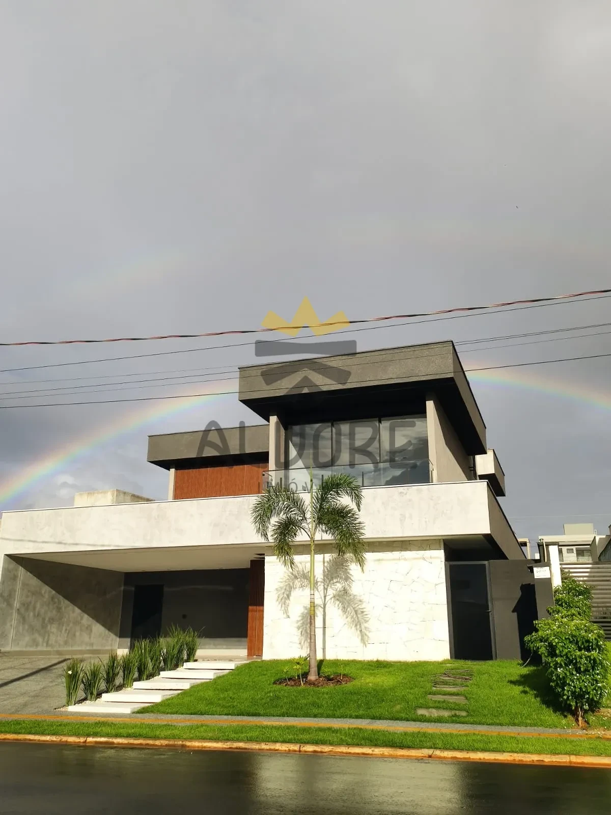 Sobrado Alto Padrão à Venda – Jardins Capri | Senador Canedo