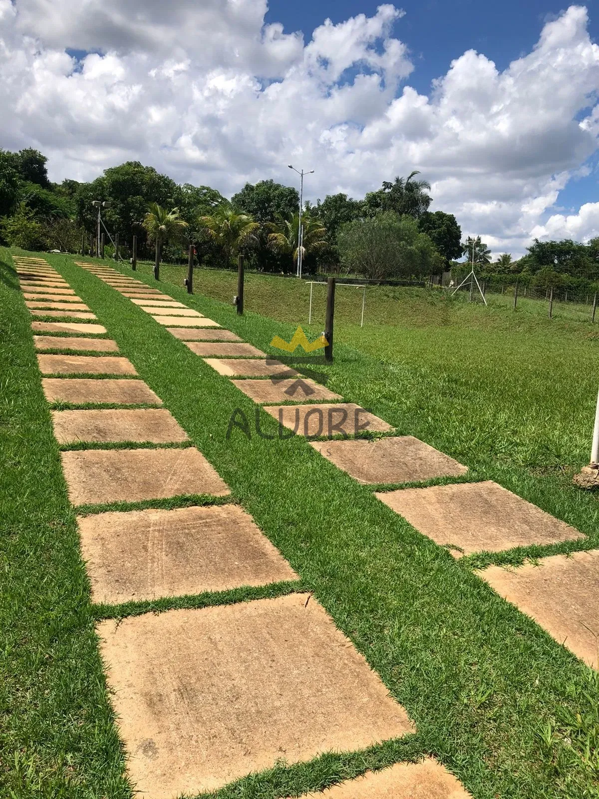 Lote a venda - Condomínio Terra do Boi II