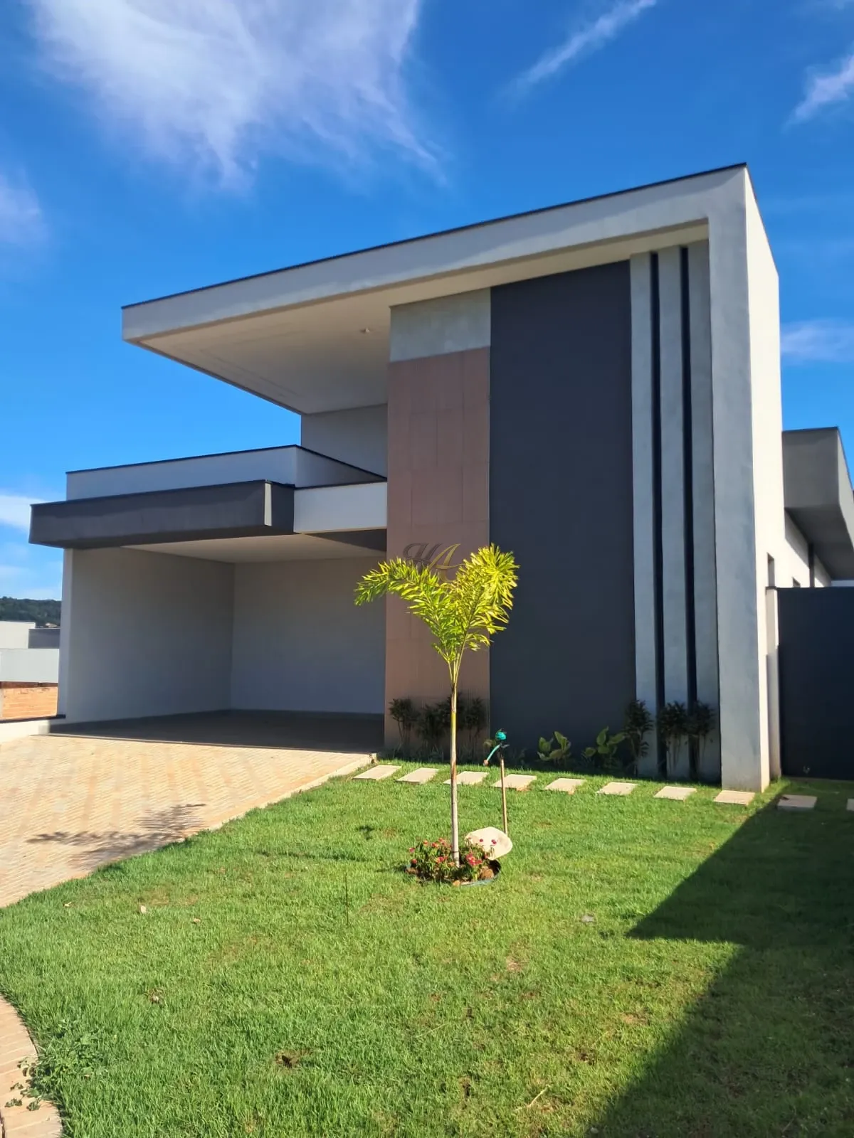 Casa de 155m² com 3 dormitórios, piscina e ambientes planejados à venda em condomínio | Terras de San Pedro