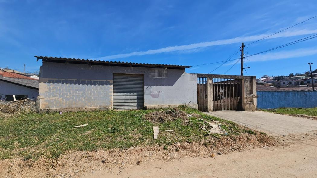 Casa térrea com terreno de 364m² no Bairro São Dimas – Colombo