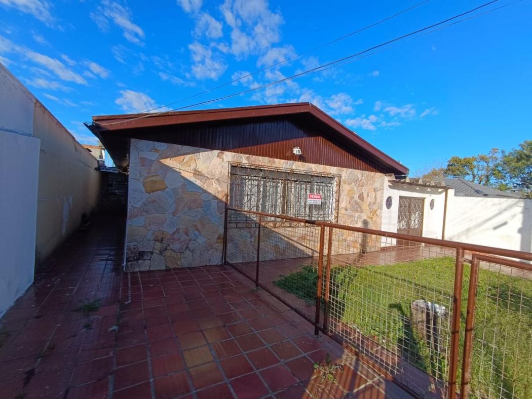 Linda casa com 4 dormitórios no Cajuru - Curitiba/PR