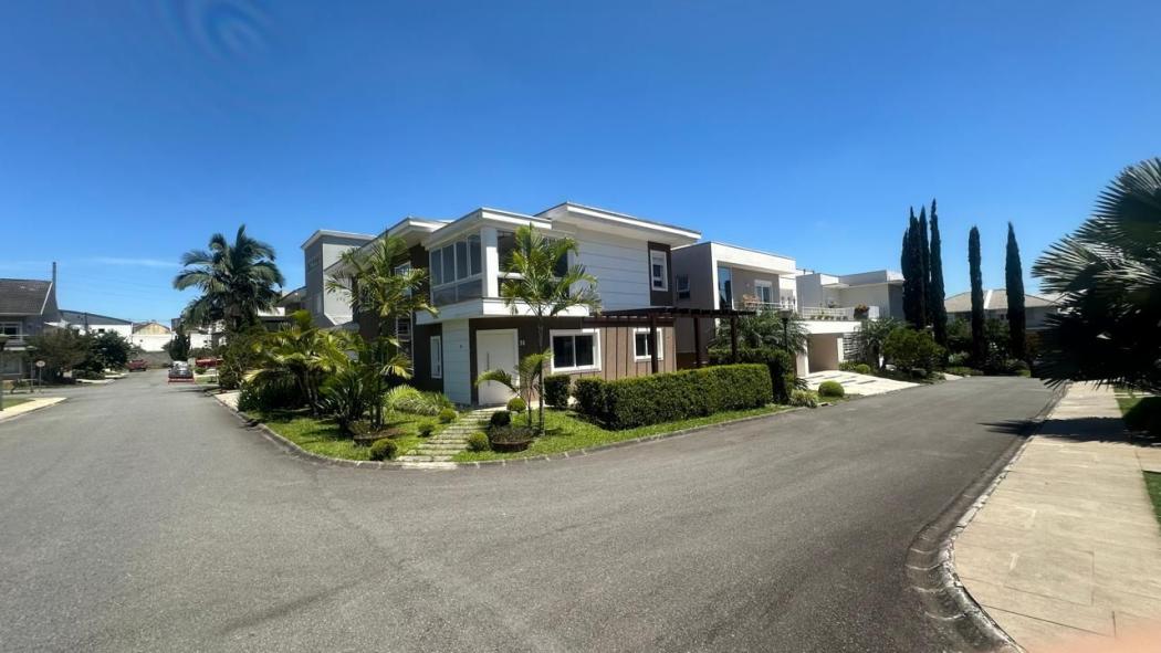 Casa com 4 dormitórios à venda, 246 m² por R$ 2.200.000,00 - Xaxim - Curitiba/PR