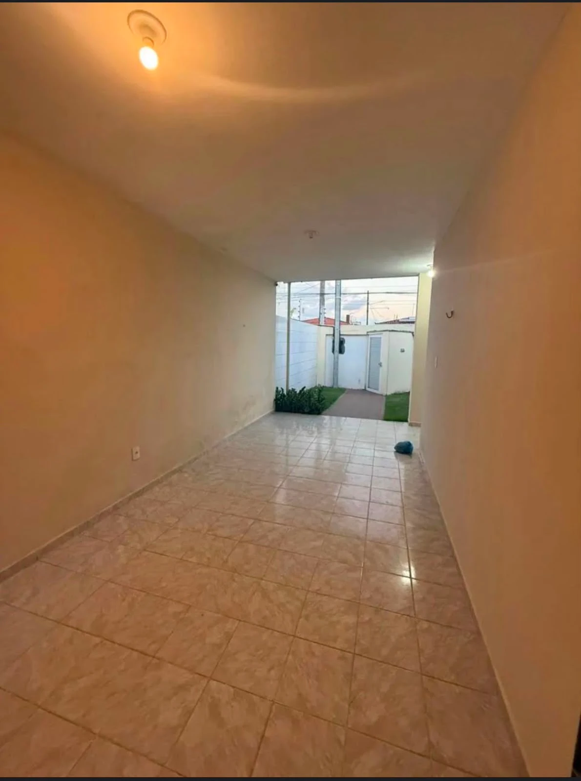 Casa ampla no Bessa com 3 quartos, terraço, segurança completa e a poucos metros da praia!
