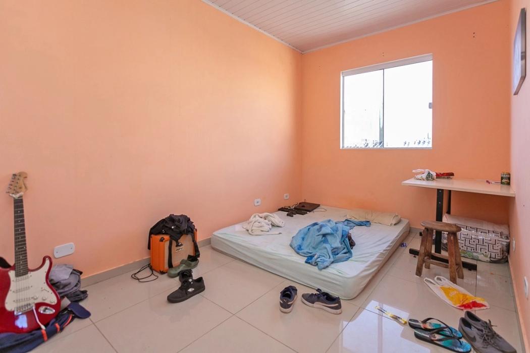 Terreno com Duas Construções – Excelente Oportunidade no Fazendinha