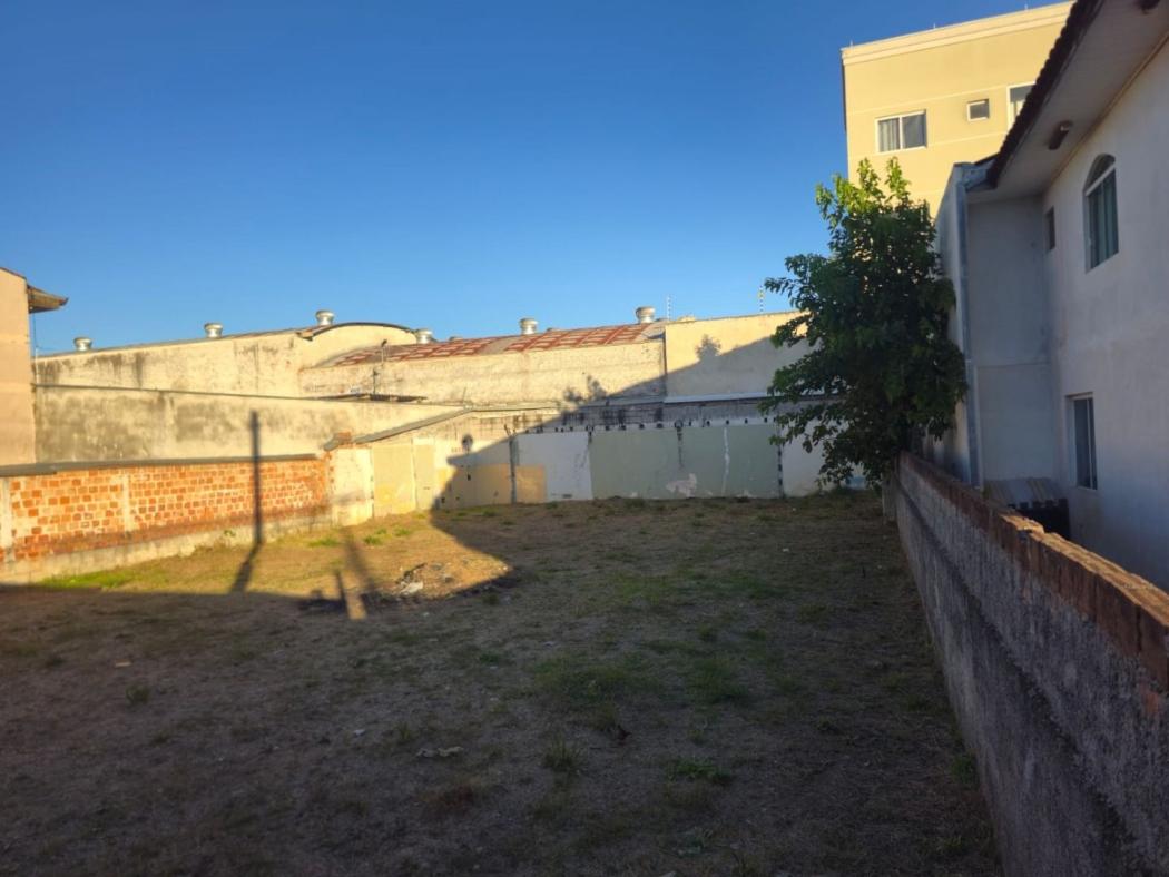 Terreno à venda, 324 m² por R$ 480.000,00 - Cajuru - Curitiba/PR