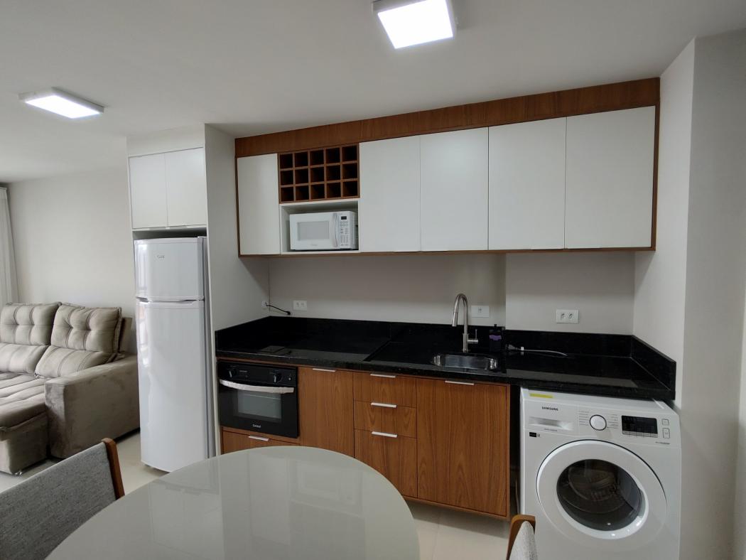 Apartamento 2 quartos com sacada todo mobiliado no Plus Portão Curitiba para locação