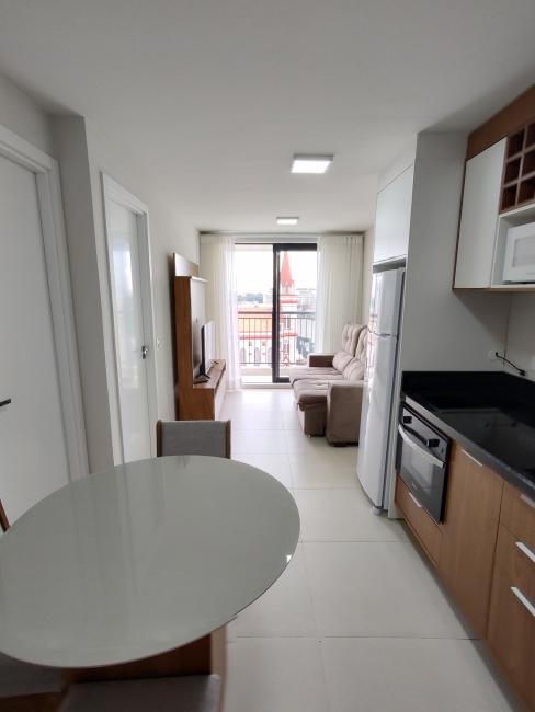 Apartamento 2 quartos com sacada todo mobiliado no Plus Portão Curitiba para locação