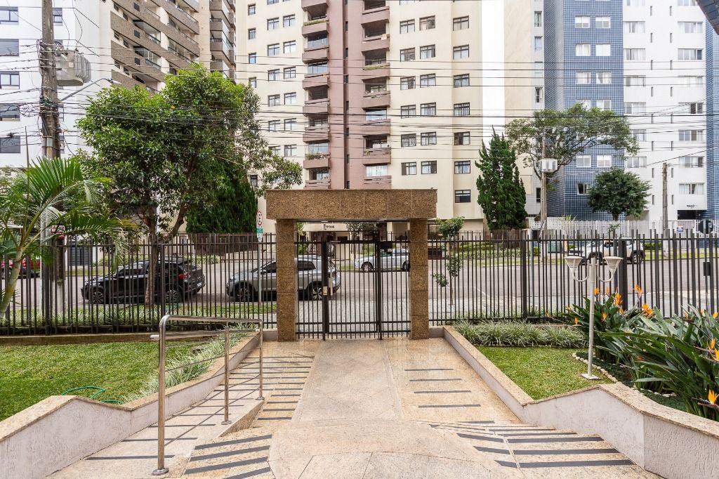 Apartamento com 3 dormitórios à venda, 77 m² por R$ 580.000,00 - Água Verde - Curitiba/PR