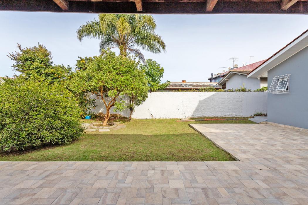EXCELENTE CASA COM 4 DORMIT�RIOS 190 M� SENDO 1 SU�TE NO SANTA C�NDIDA POR R$ 720.000,00.