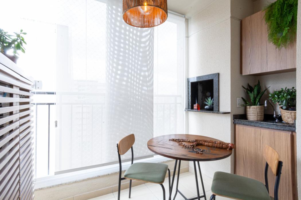 APARTAMENTO 2 QUARTOS MOBILIADO NO ED. HUB | CENTRO - CURITIBA-PR