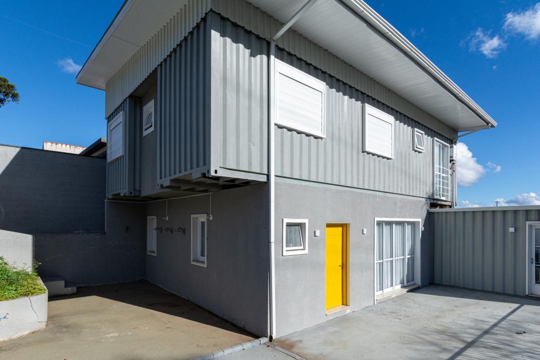 RESIDENCIA COM JARDIM SEMI-MOBILIADA NO S�O BRAZ