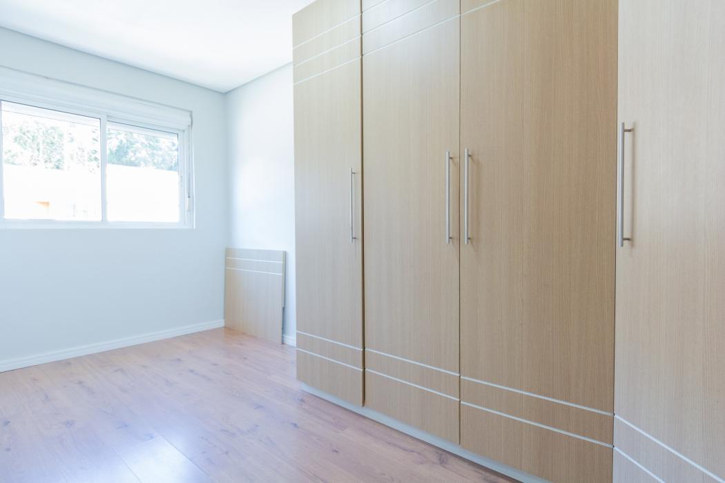 RESIDENCIA COM JARDIM SEMI-MOBILIADA NO S�O BRAZ