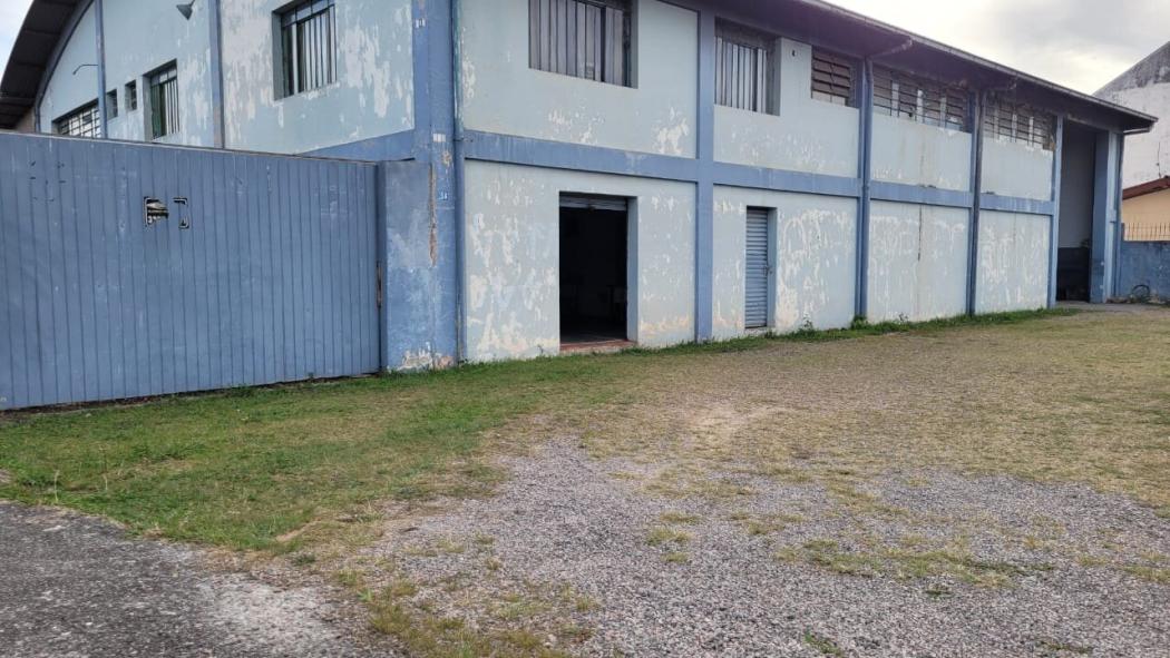 BARRAC�O/GALP�O � venda com 2663m� por R$ 6.450.000,00 no bairro Hauer - CURITIBA / PR