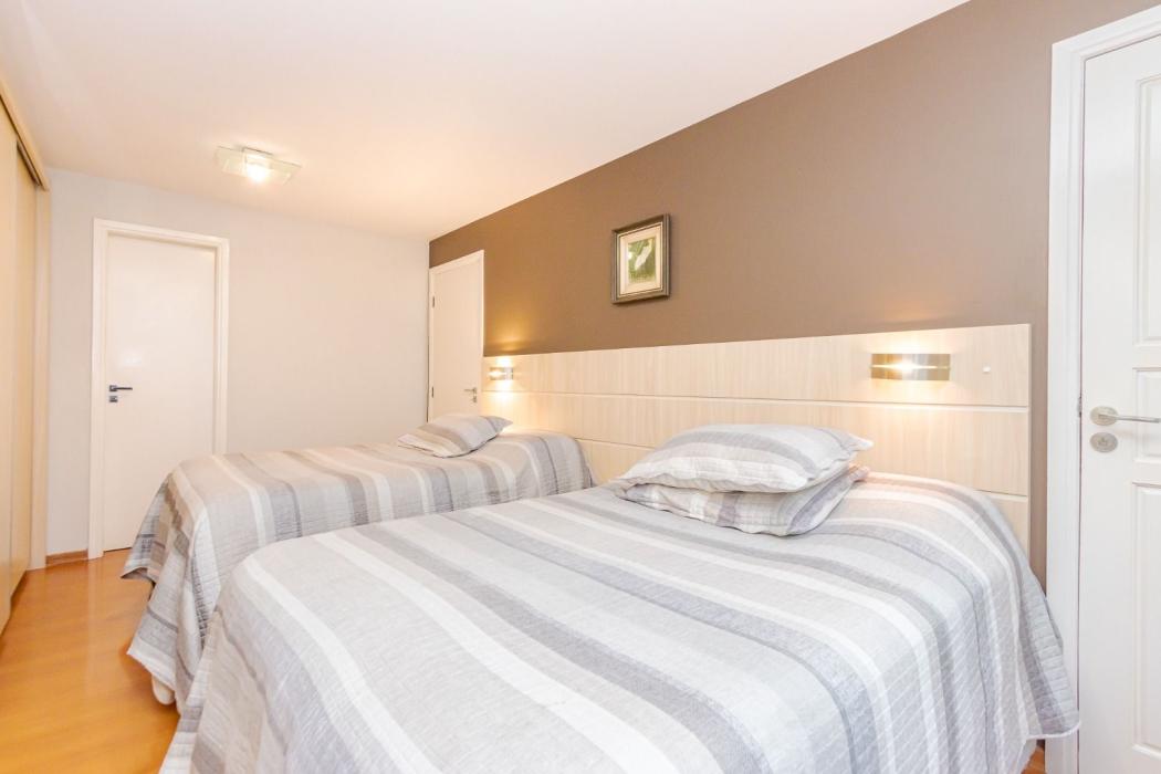 SOBRADO TRIPLEX DE ALTO PADR�O | 200m� PRIVATIVOS | A 5 MIN DO PARQUE TINGUI | 5 VAGAS